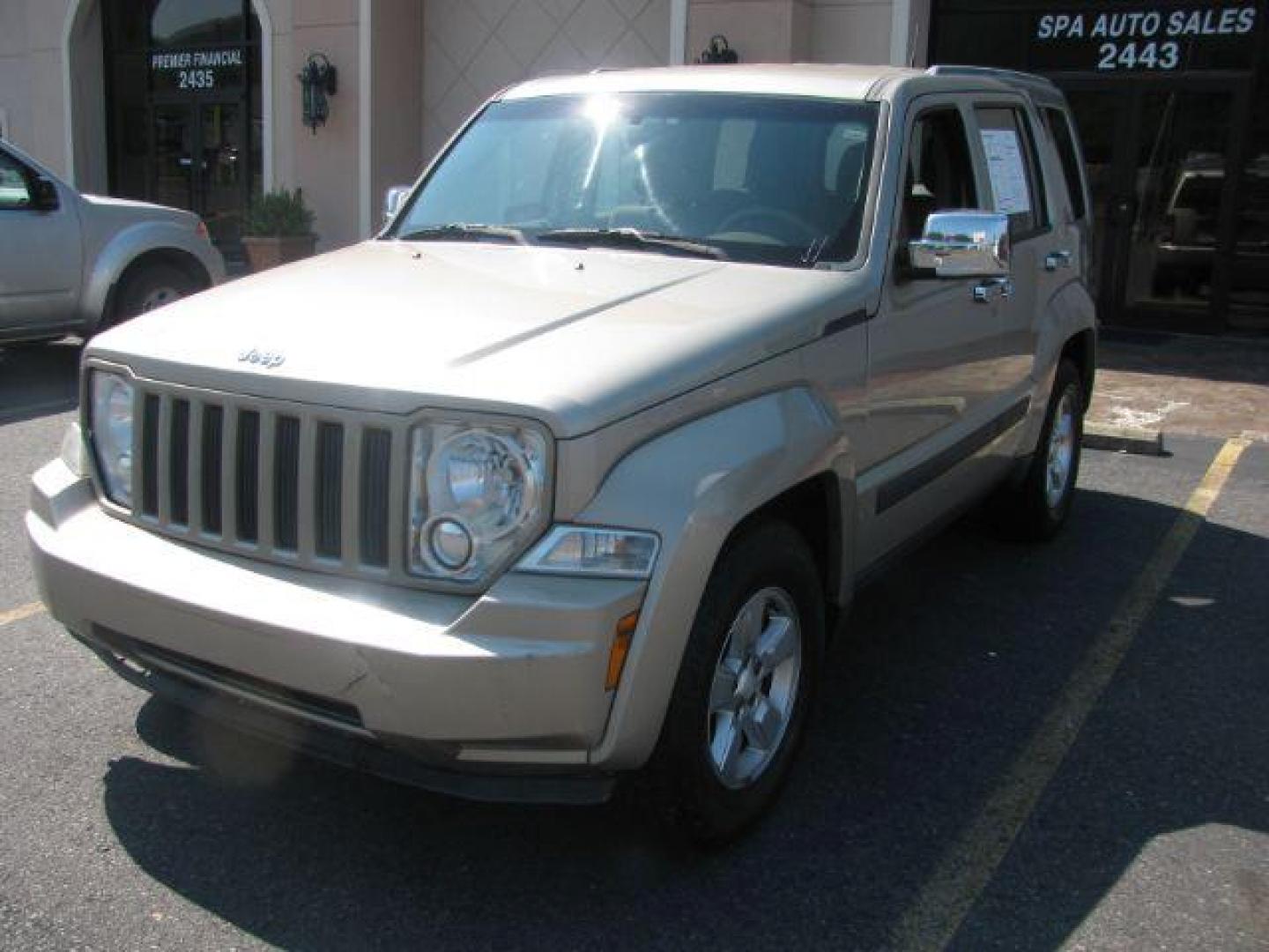 2011 Gold Jeep Liberty Sport 2WD (1J4PP2GK5BW) with an 3.7L V6 SOHC 12V engine, 4-Speed Automatic transmission, located at 2443 Albert Pike, Hot Springs, AR, 71913, (501) 623-6255, 34.492222, -93.109993 - Photo#5