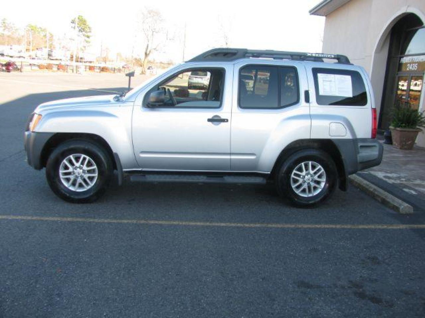 2008 Silver Nissan Xterra S 2WD (5N1AN08U78C) with an 4.0L V6 DOHC 24V engine, located at 2443 Albert Pike, Hot Springs, AR, 71913, (501) 623-6255, 34.492222, -93.109993 - Photo#1