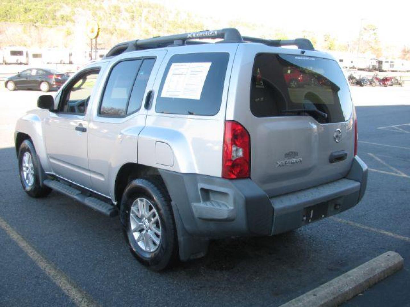 2008 Silver Nissan Xterra S 2WD (5N1AN08U78C) with an 4.0L V6 DOHC 24V engine, located at 2443 Albert Pike, Hot Springs, AR, 71913, (501) 623-6255, 34.492222, -93.109993 - Photo#2