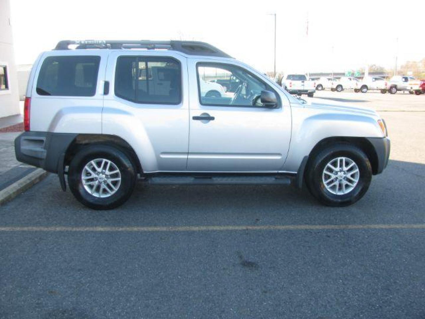 2008 Silver Nissan Xterra S 2WD (5N1AN08U78C) with an 4.0L V6 DOHC 24V engine, located at 2443 Albert Pike, Hot Springs, AR, 71913, (501) 623-6255, 34.492222, -93.109993 - Photo#4