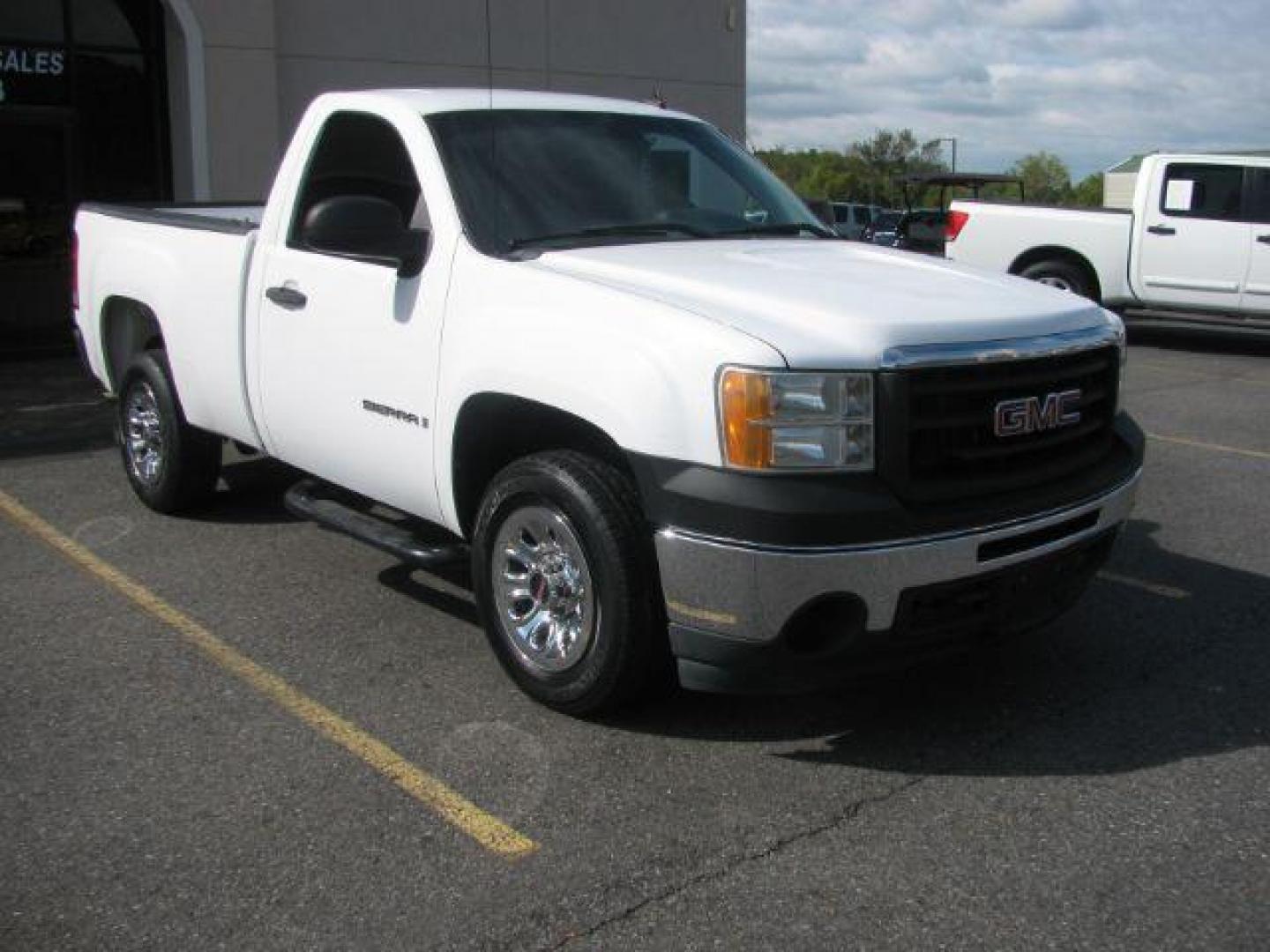 2009 White GMC Sierra 1500 Work Truck Std. Box 2WD (1GTEC14X99Z) with an 4.3L V6 OHV 12V engine, 4-Speed Automatic transmission, located at 2443 Albert Pike, Hot Springs, AR, 71913, (501) 623-6255, 34.492222, -93.109993 - Photo#0