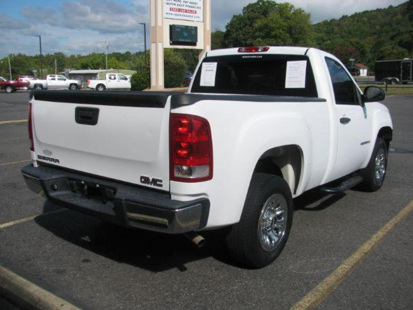 2009 White GMC Sierra 1500 Work Truck Std. Box 2WD (1GTEC14X99Z) with an 4.3L V6 OHV 12V engine, 4-Speed Automatic transmission, located at 2443 Albert Pike, Hot Springs, AR, 71913, (501) 623-6255, 34.492222, -93.109993 - Photo#2