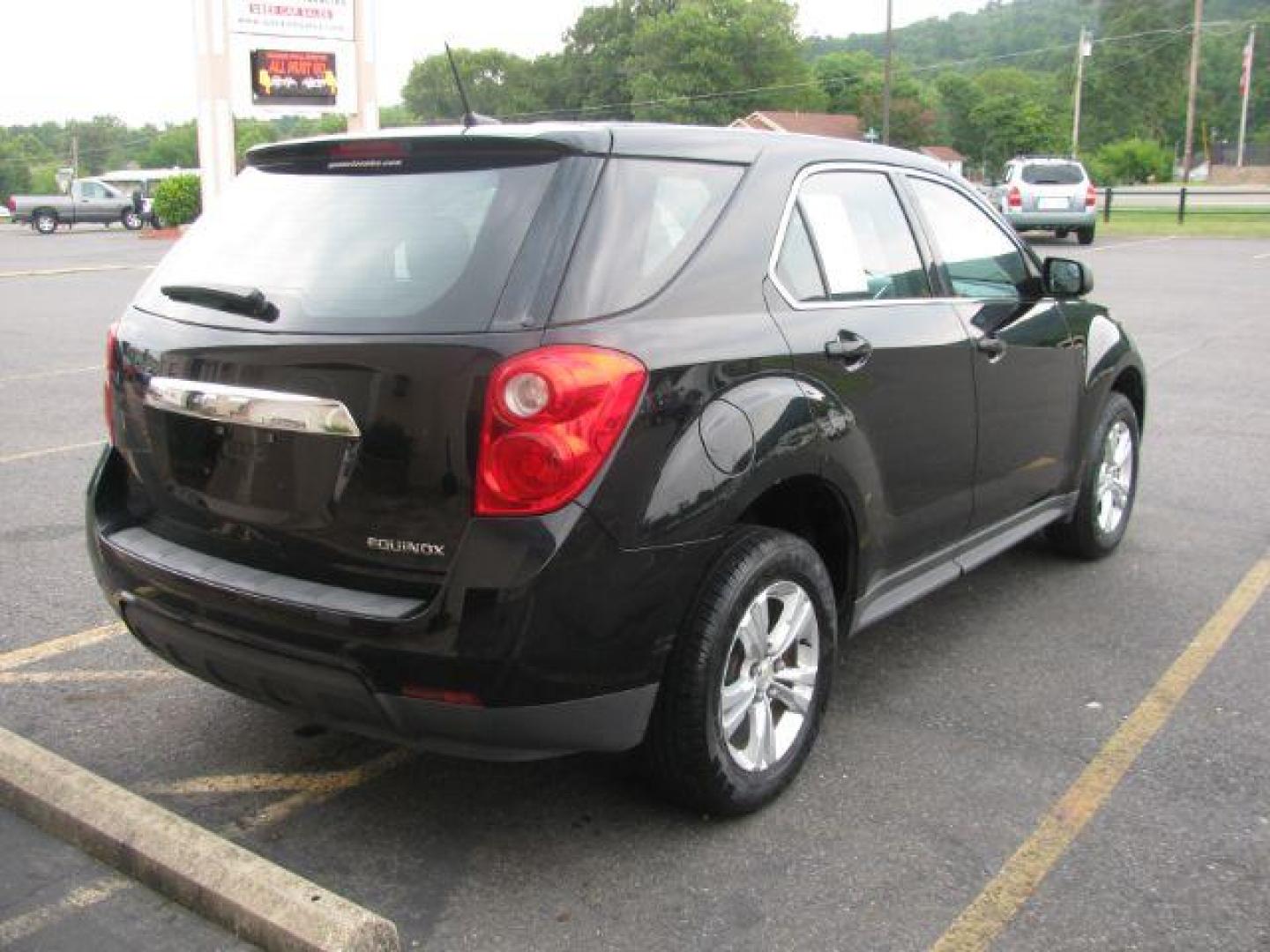 2013 Black Chevrolet Equinox LS 2WD (2GNALBEK1D1) with an 2.4L L4 DOHC 16V engine, 6-Speed Automatic transmission, located at 2443 Albert Pike, Hot Springs, AR, 71913, (501) 623-6255, 34.492222, -93.109993 - Photo#3