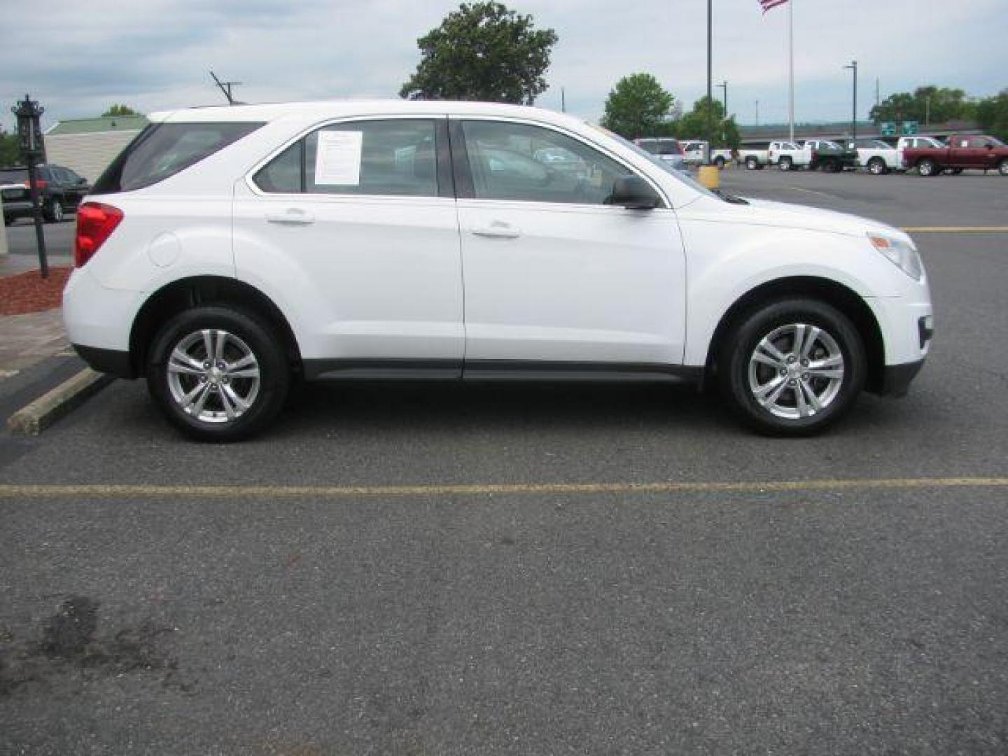 2014 WHITE Chevrolet Equinox LS 2WD (2GNALAEK2E6) with an 2.4L L4 DOHC 16V FFV engine, 6-Speed Automatic transmission, located at 2443 Albert Pike, Hot Springs, AR, 71913, (501) 623-6255, 34.492222, -93.109993 - Photo#1