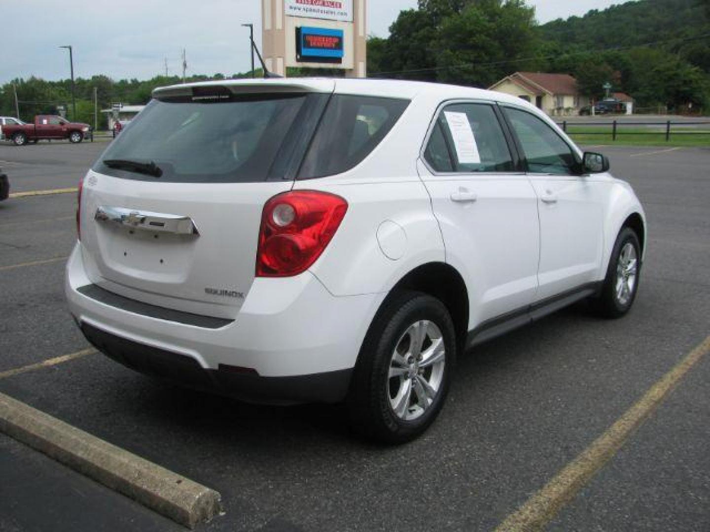 2014 WHITE Chevrolet Equinox LS 2WD (2GNALAEK2E6) with an 2.4L L4 DOHC 16V FFV engine, 6-Speed Automatic transmission, located at 2443 Albert Pike, Hot Springs, AR, 71913, (501) 623-6255, 34.492222, -93.109993 - Photo#2