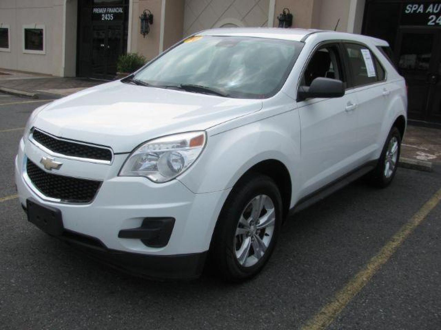 2014 WHITE Chevrolet Equinox LS 2WD (2GNALAEK2E6) with an 2.4L L4 DOHC 16V FFV engine, 6-Speed Automatic transmission, located at 2443 Albert Pike, Hot Springs, AR, 71913, (501) 623-6255, 34.492222, -93.109993 - Photo#5