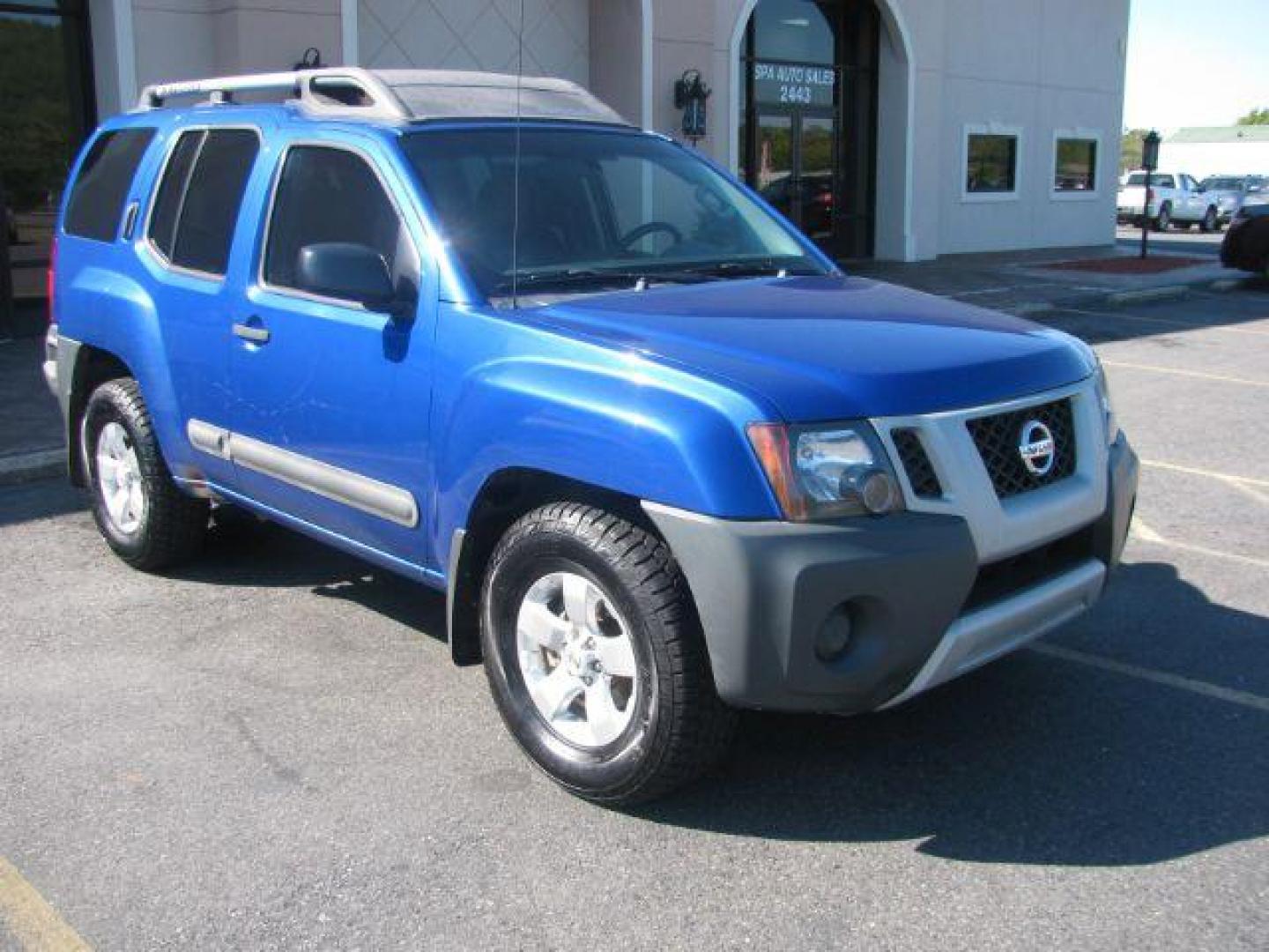 2013 Blue Nissan Xterra S 4WD (5N1AN0NW5DN) with an 4.0L V6 DOHC 24V engine, Automatic transmission, located at 2443 Albert Pike, Hot Springs, AR, 71913, (501) 623-6255, 34.492222, -93.109993 - Photo#0