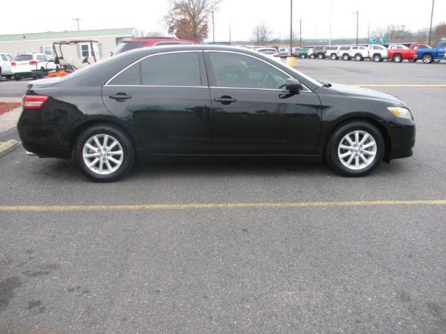 2011 Black Toyota Camry Base 6-Spd AT (4T4BF3EK4BR) with an 2.5L L4 DOHC 16V engine, 6-Speed Automatic transmission, located at 2443 Albert Pike, Hot Springs, AR, 71913, (501) 623-6255, 34.492222, -93.109993 - Photo#4