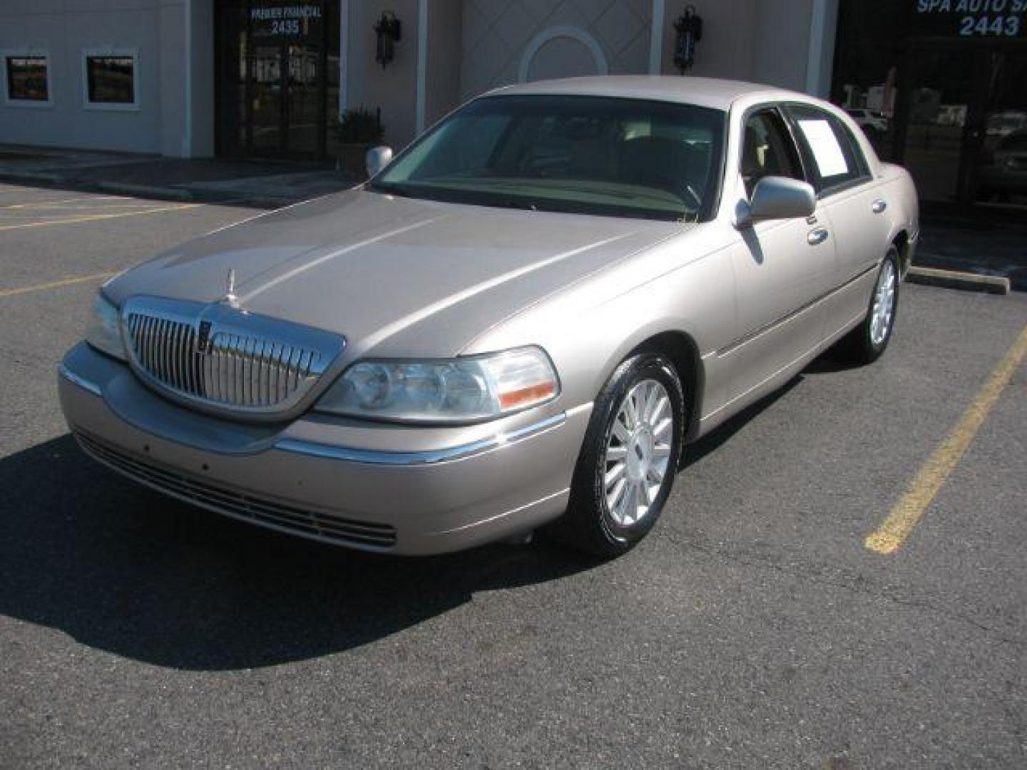 2003 Tan Lincoln Town Car Executive (1LNHM81W43Y) with an 4.6L V8 SOHC 16V engine, 4-Speed Automatic transmission, located at 2443 Albert Pike, Hot Springs, AR, 71913, (501) 623-6255, 34.492222, -93.109993 - Photo#0