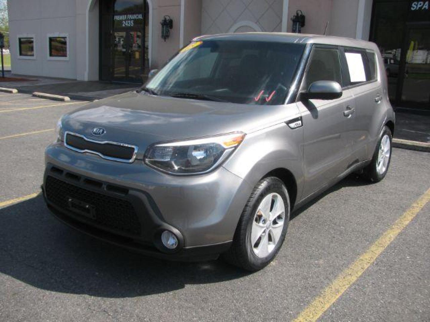 2015 Gray Kia Soul Base (KNDJN2A21F7) with an 1.6L L4 DOHC 16V engine, located at 2443 Albert Pike, Hot Springs, AR, 71913, (501) 623-6255, 34.492222, -93.109993 - LISTED FEATURES MAY BE OPTIONAL AND NOT INCLUDED ON THIS VEHICLE!!! - Photo#0