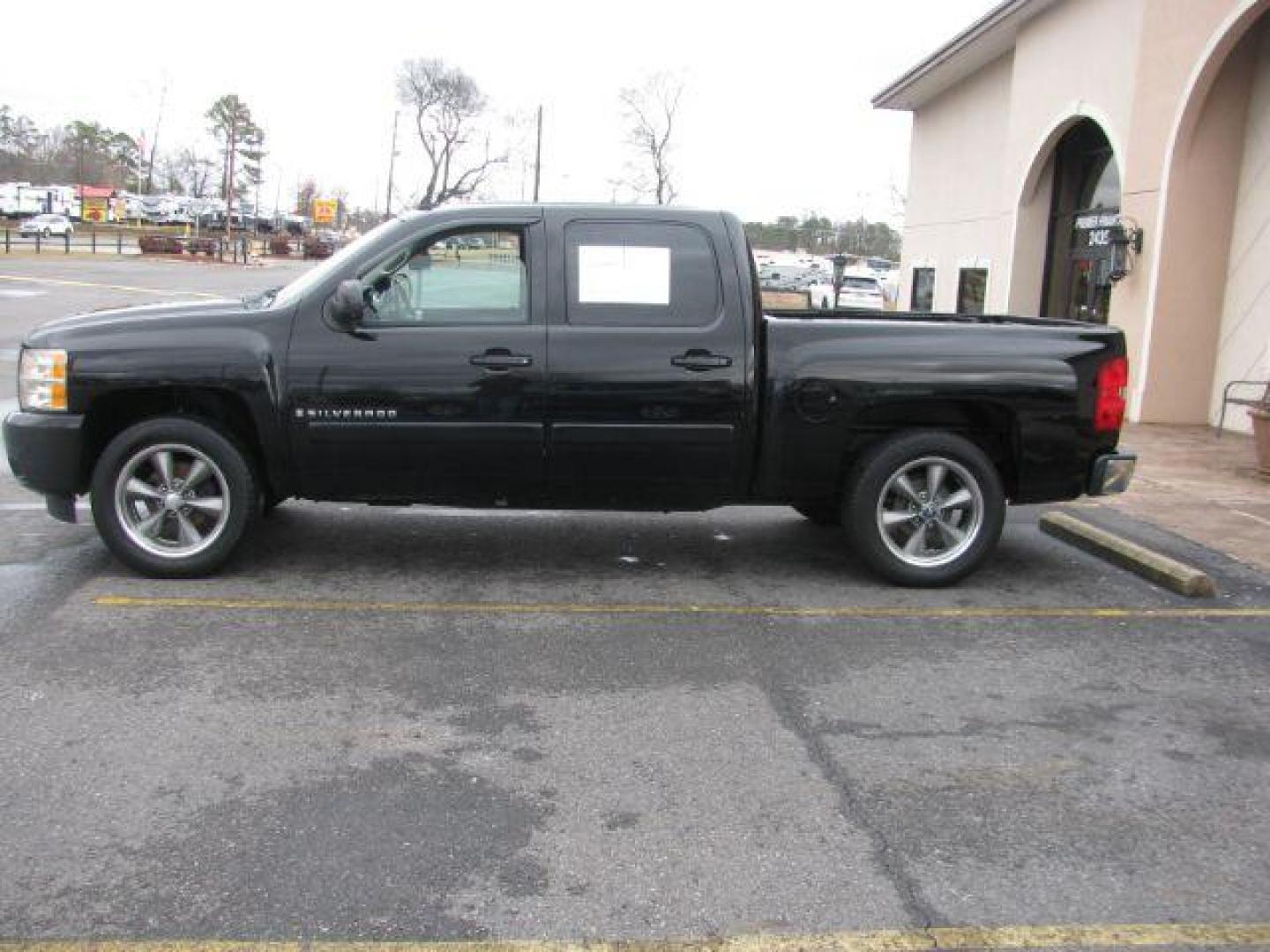 2008 Black Chevrolet Silverado 1500 LS Crew Cab 2WD (3GCEC13J78G) with an 5.3L V8 OHV 16V engine, 4-Speed Automatic transmission, located at 2443 Albert Pike, Hot Springs, AR, 71913, (501) 623-6255, 34.492222, -93.109993 - Photo#1