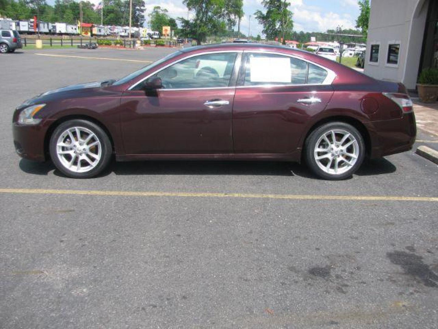 2014 Maroon Nissan Maxima SV (1N4AA5AP0EC) with an 3.5L V6 DOHC 24V engine, Continuously Variable Transmission transmission, located at 2443 Albert Pike, Hot Springs, AR, 71913, (501) 623-6255, 34.492222, -93.109993 - Photo#1