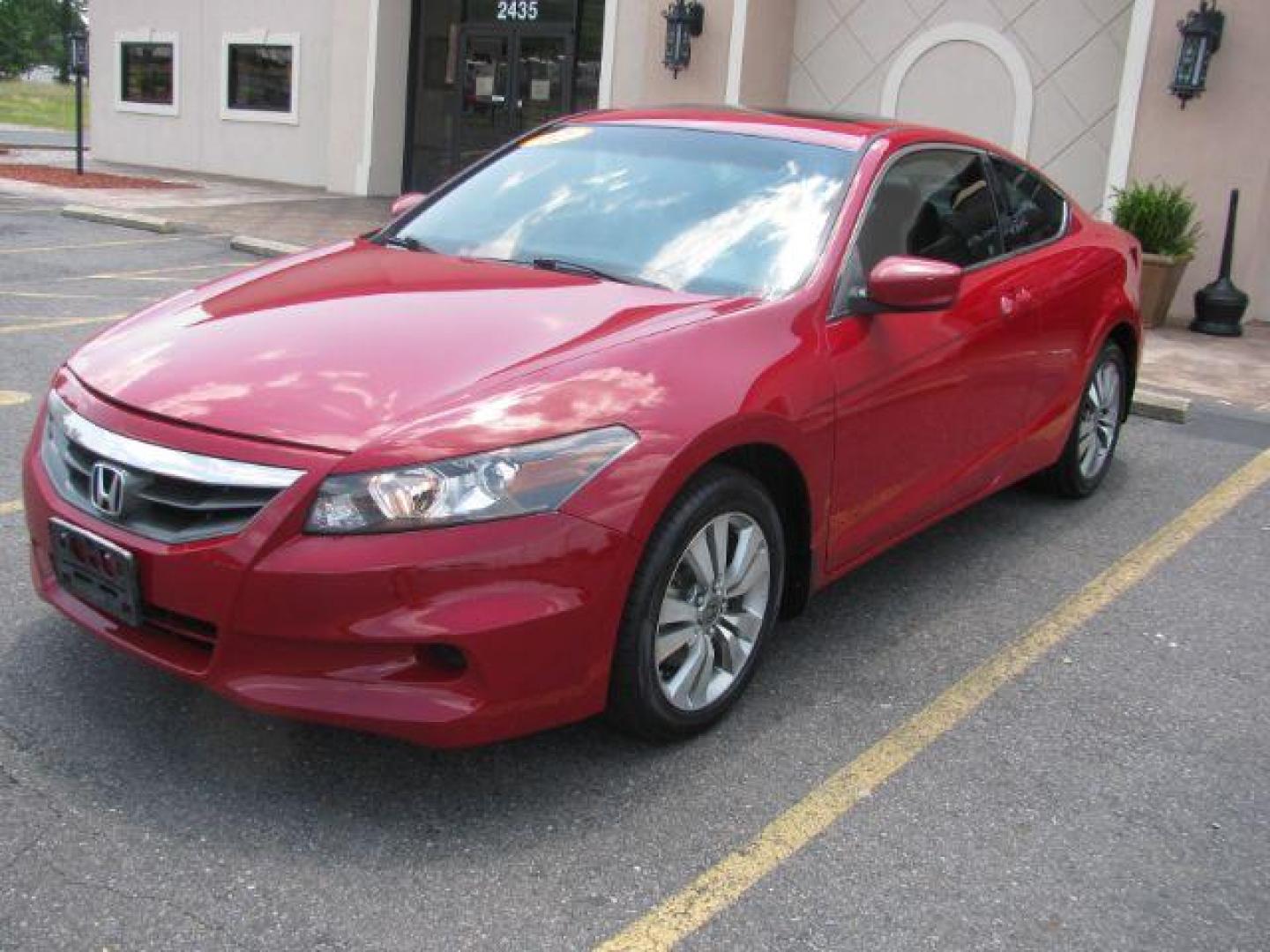 2012 Red Honda Accord EX-L Coupe AT (1HGCS1B85CA) with an 2.4L L4 DOHC 16V engine, 6-Speed Automatic transmission, located at 2443 Albert Pike, Hot Springs, AR, 71913, (501) 623-6255, 34.492222, -93.109993 - Photo#5