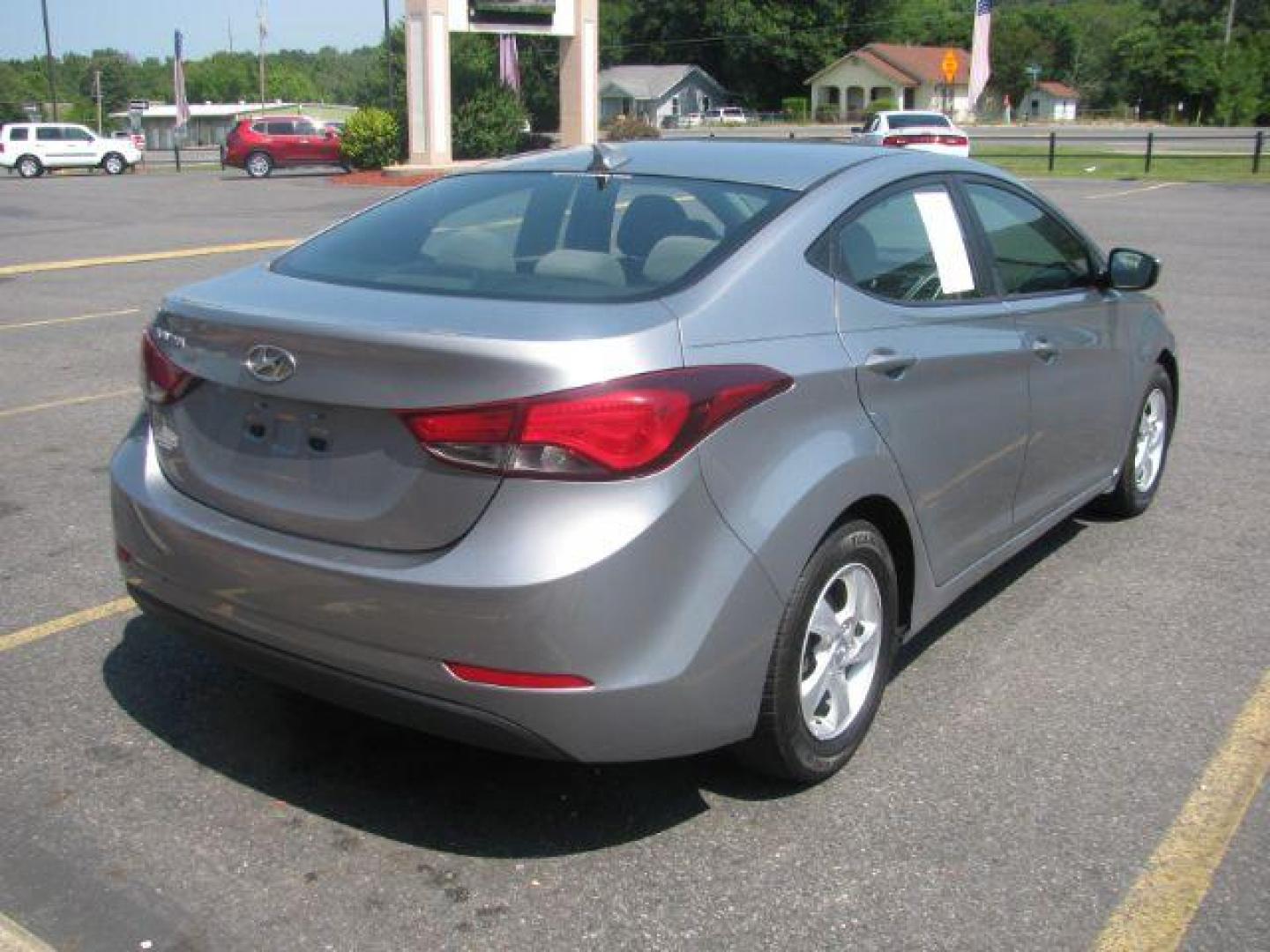 2015 Gray Hyundai Elantra SE 6AT (5NPDH4AE4FH) with an 1.8L L4 DOHC 16V engine, 6-Speed Automatic transmission, located at 2443 Albert Pike, Hot Springs, AR, 71913, (501) 623-6255, 34.492222, -93.109993 - Photo#2