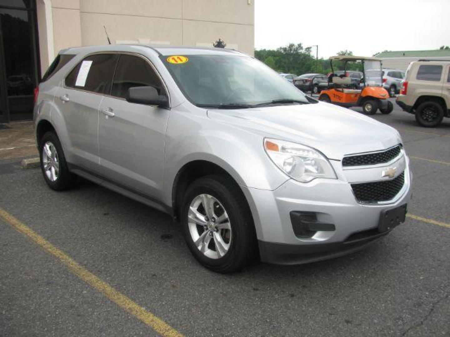 2011 Silver Chevrolet Equinox LS 2WD (2GNALBEC3B1) with an 2.4L L4 DOHC 16V engine, 6-Speed Automatic transmission, located at 2443 Albert Pike, Hot Springs, AR, 71913, (501) 623-6255, 34.492222, -93.109993 - Photo#5