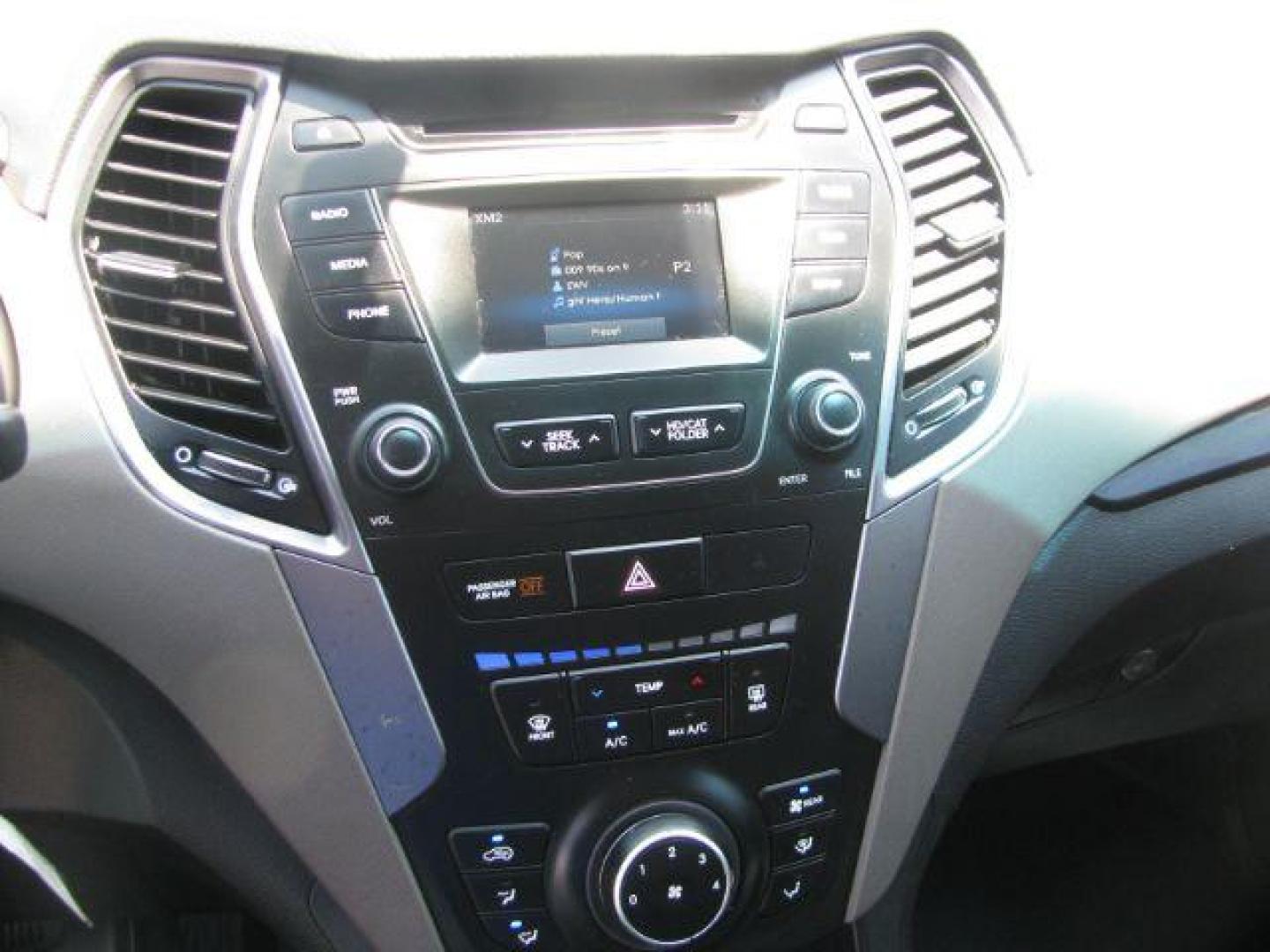 2014 Gray Hyundai Santa Fe GLS FWD (KM8SM4HF1EU) with an 3.3L V6 DOHC 24V engine, 6-Speed Automatic transmission, located at 2443 Albert Pike, Hot Springs, AR, 71913, (501) 623-6255, 34.492222, -93.109993 - Photo#10