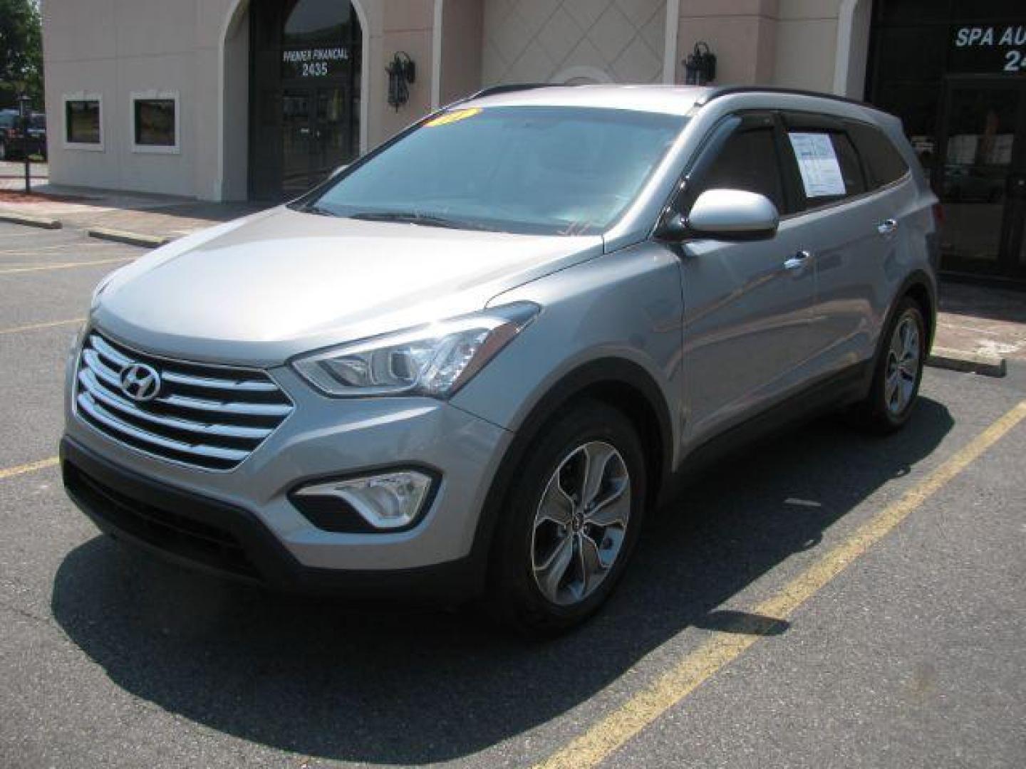 2014 Gray Hyundai Santa Fe GLS FWD (KM8SM4HF1EU) with an 3.3L V6 DOHC 24V engine, 6-Speed Automatic transmission, located at 2443 Albert Pike, Hot Springs, AR, 71913, (501) 623-6255, 34.492222, -93.109993 - Photo#5