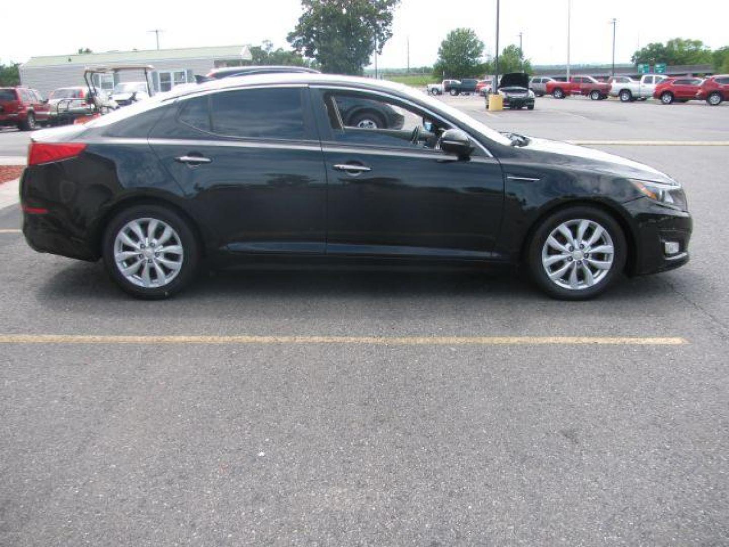 2015 Black Kia Optima EX (5XXGN4A74FG) with an 2.4L L4 DOHC 16V engine, 6-Speed Automatic transmission, located at 2443 Albert Pike, Hot Springs, AR, 71913, (501) 623-6255, 34.492222, -93.109993 - LISTED FEATURES MAY BE OPTIONAL AND NOT INCLUDED ON THIS VEHICLE!!! - Photo#4