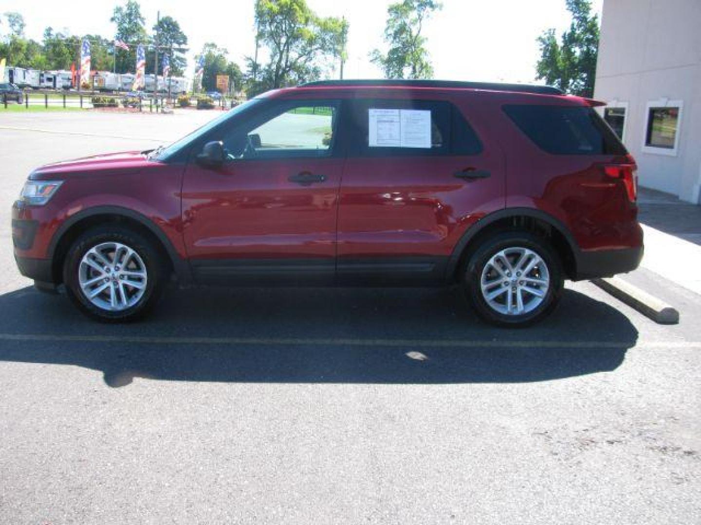 2017 Maroon Ford Explorer Base FWD (1FM5K7BH5HG) with an 2.3L L4 DOHC 16V engine, 6-Speed Automatic transmission, located at 2443 Albert Pike, Hot Springs, AR, 71913, (501) 623-6255, 34.492222, -93.109993 - Photo#4