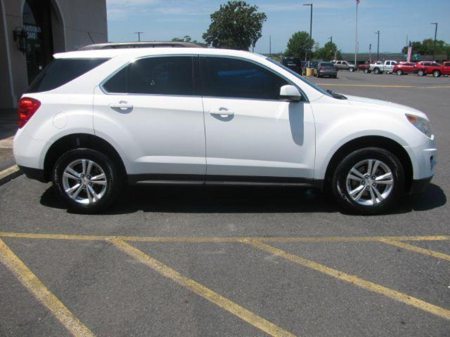 2013 White Chevrolet Equinox 2LT 2WD (2GNALPEK6D6) with an 2.4L L4 DOHC 16V engine, 6-Speed Automatic transmission, located at 2443 Albert Pike, Hot Springs, AR, 71913, (501) 623-6255, 34.492222, -93.109993 - LISTED FEATURES MAY BE OPTIONAL AND NOT INCLUDED ON THIS VEHICLE!!! - Photo#1