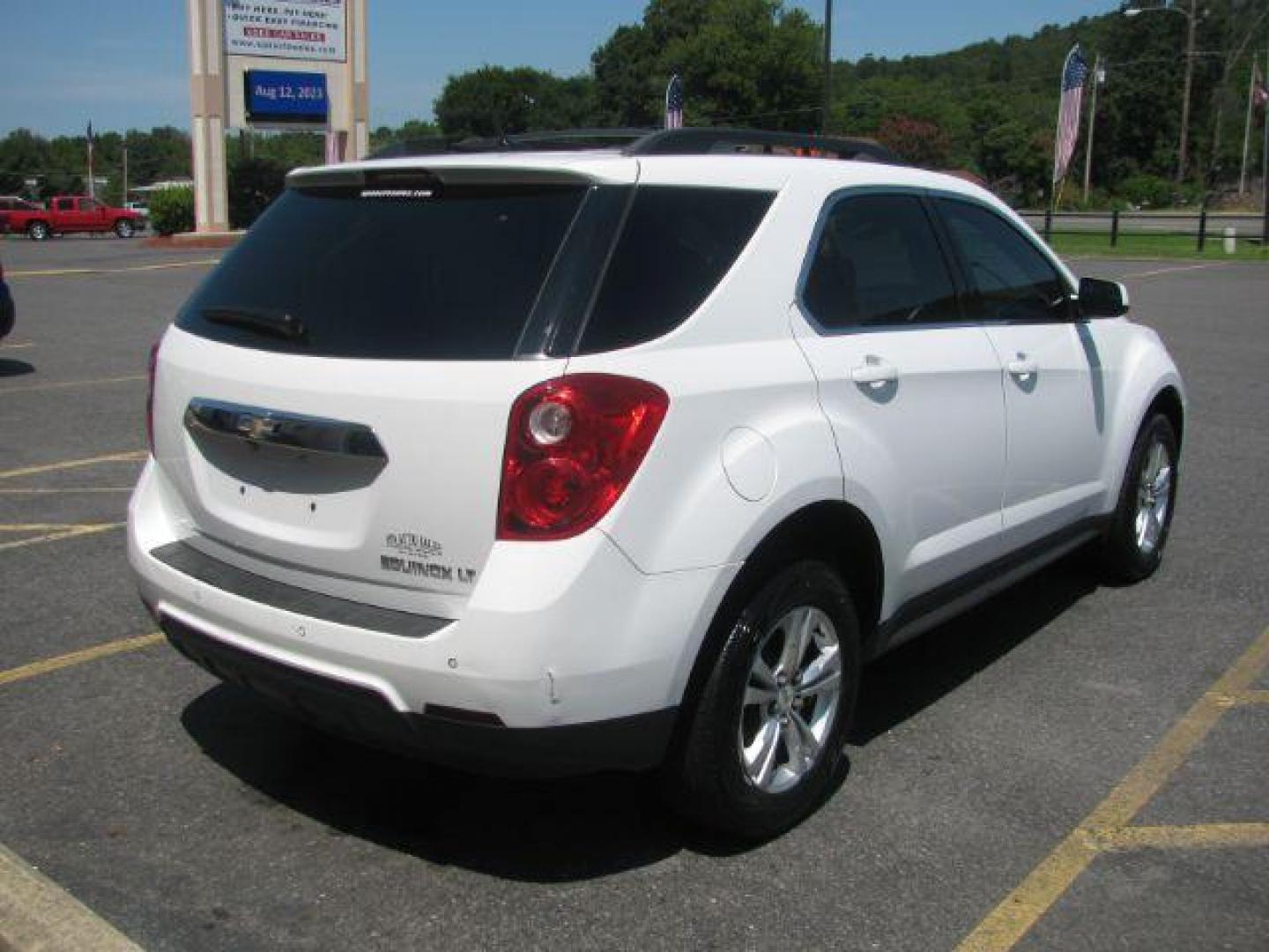 2013 White Chevrolet Equinox 2LT 2WD (2GNALPEK6D6) with an 2.4L L4 DOHC 16V engine, 6-Speed Automatic transmission, located at 2443 Albert Pike, Hot Springs, AR, 71913, (501) 623-6255, 34.492222, -93.109993 - LISTED FEATURES MAY BE OPTIONAL AND NOT INCLUDED ON THIS VEHICLE!!! - Photo#2