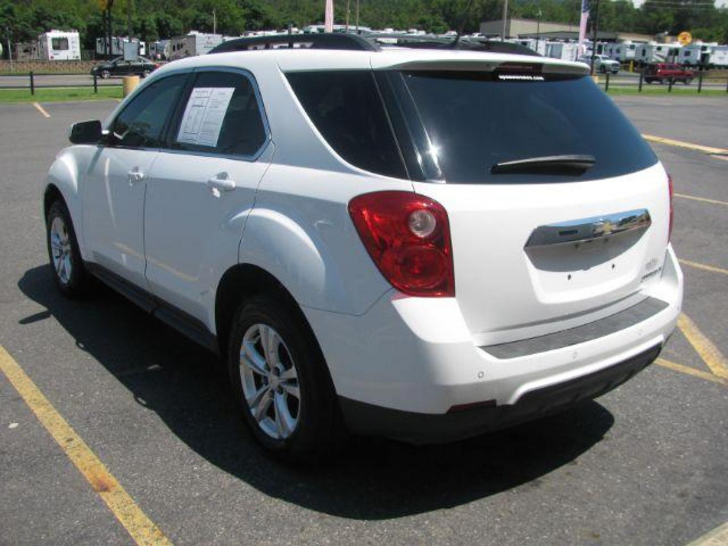 2013 White Chevrolet Equinox 2LT 2WD (2GNALPEK6D6) with an 2.4L L4 DOHC 16V engine, 6-Speed Automatic transmission, located at 2443 Albert Pike, Hot Springs, AR, 71913, (501) 623-6255, 34.492222, -93.109993 - LISTED FEATURES MAY BE OPTIONAL AND NOT INCLUDED ON THIS VEHICLE!!! - Photo#3