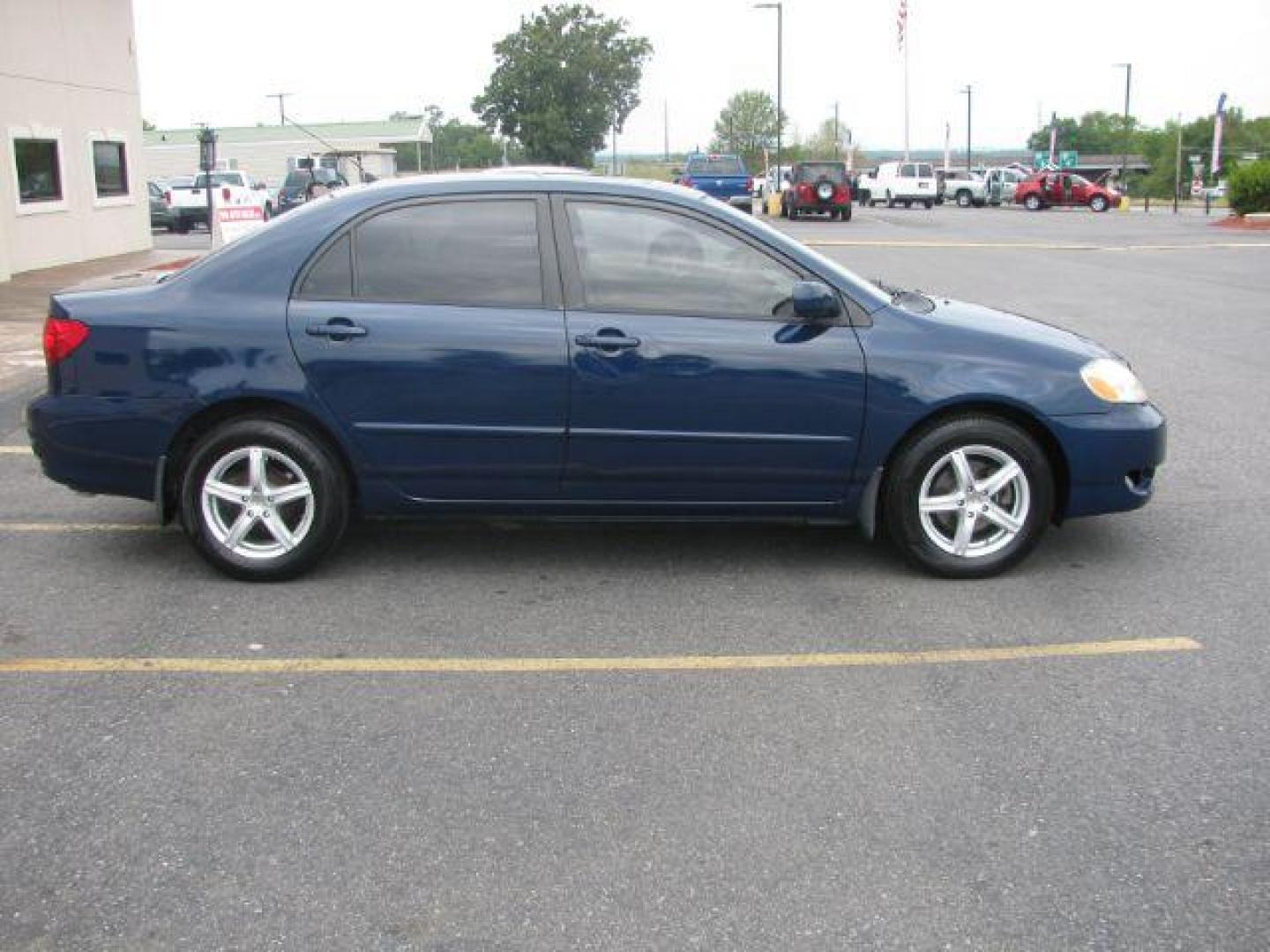 2008 Blue Toyota Corolla LE (1NXBR32E48Z) with an 1.8L L4 DOHC 16V engine, located at 2443 Albert Pike, Hot Springs, AR, 71913, (501) 623-6255, 34.492222, -93.109993 - Photo#4