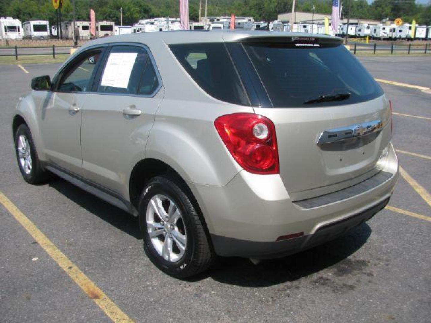 2013 Gold Chevrolet Equinox LS 2WD (2GNALBEK4D6) with an 2.4L L4 DOHC 16V engine, 6-Speed Automatic transmission, located at 2443 Albert Pike, Hot Springs, AR, 71913, (501) 623-6255, 34.492222, -93.109993 - LISTED FEATURES MAY BE OPTIONAL AND NOT INCLUDED ON THIS VEHICLE!!! - Photo#2