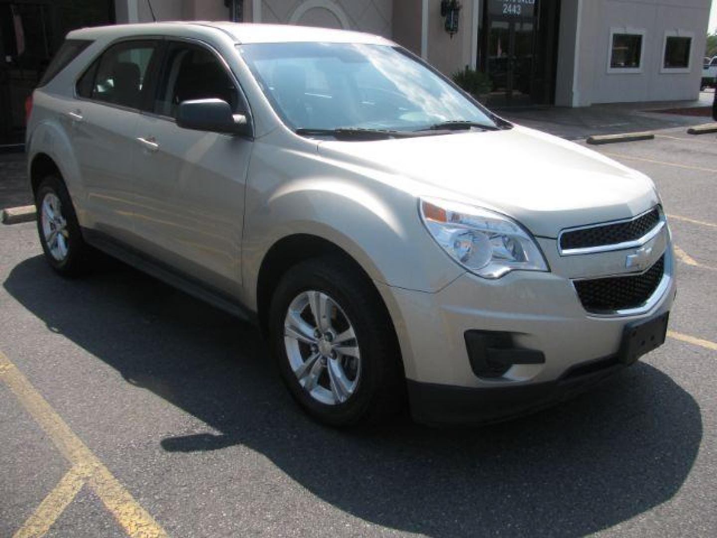 2013 Gold Chevrolet Equinox LS 2WD (2GNALBEK4D6) with an 2.4L L4 DOHC 16V engine, 6-Speed Automatic transmission, located at 2443 Albert Pike, Hot Springs, AR, 71913, (501) 623-6255, 34.492222, -93.109993 - LISTED FEATURES MAY BE OPTIONAL AND NOT INCLUDED ON THIS VEHICLE!!! - Photo#5