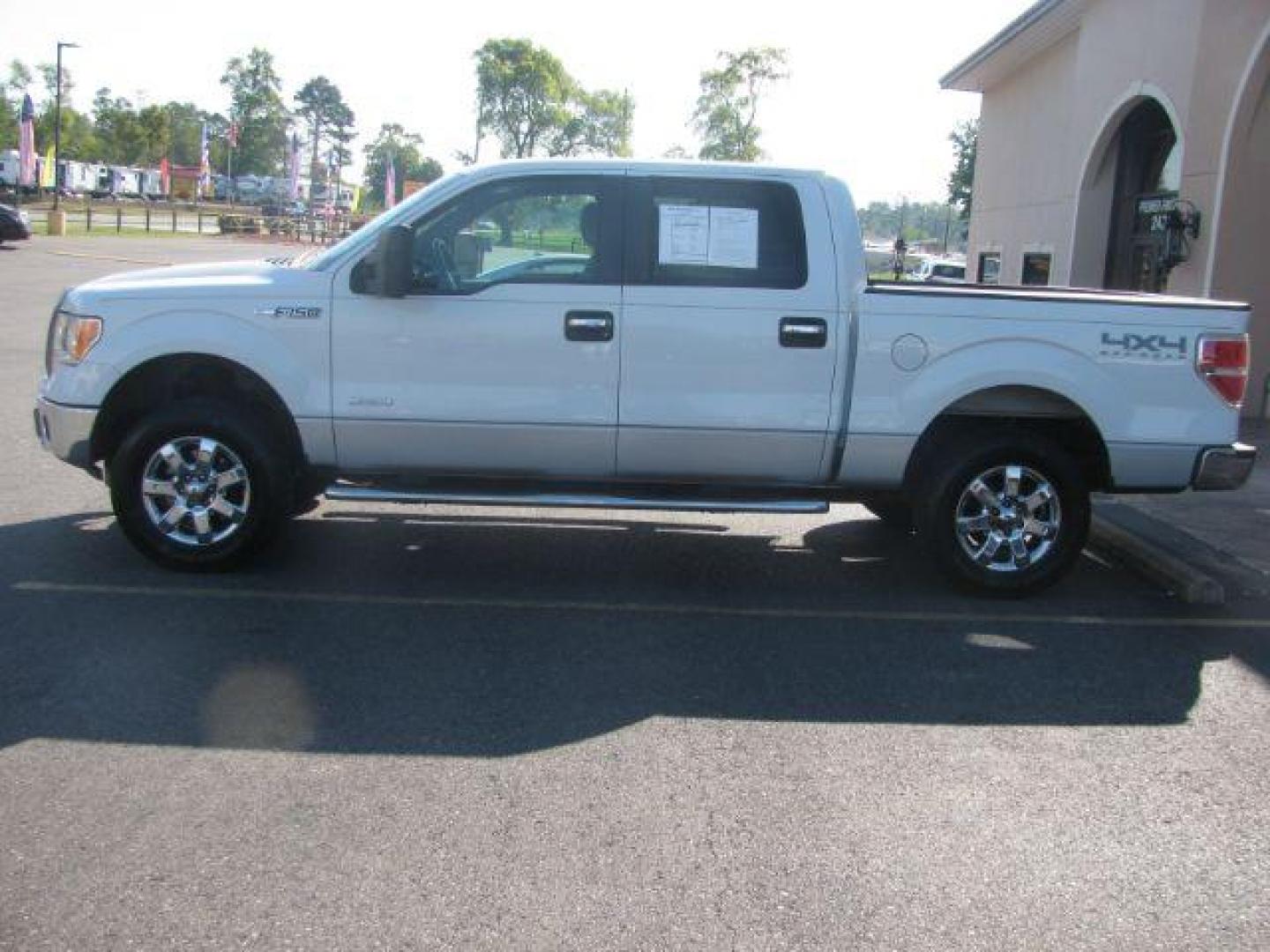 2011 White Ford F-150 CREW CAB PICKUP 4-DR (1FTFW1ET6BK) with an 3.5L V6 TURBO engine, 6-Speed Automatic transmission, located at 2443 Albert Pike, Hot Springs, AR, 71913, (501) 623-6255, 34.492222, -93.109993 - LISTED FEATURES MAY BE OPTIONAL AND NOT INCLUDED ON THIS VEHICLE!!! - Photo#4