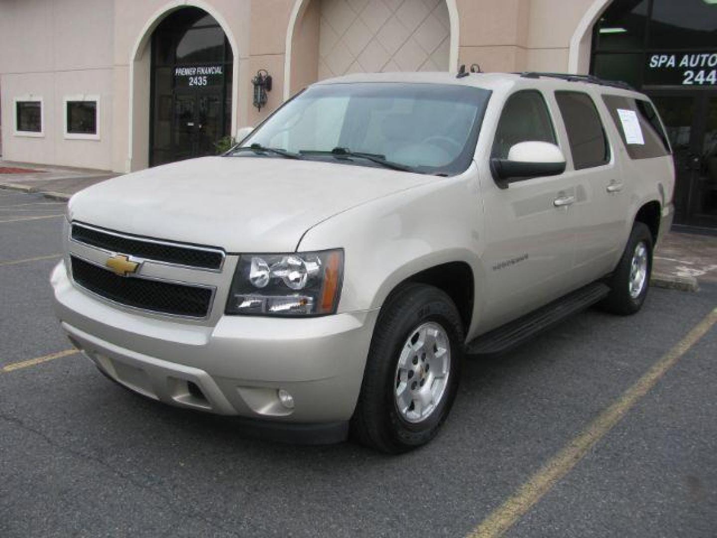 2013 Tan Chevrolet Suburban LT 1500 2WD (1GNSCJE06DR) with an 5.3L V8 OHV 16V FFV engine, 6-Speed Automatic transmission, located at 2443 Albert Pike, Hot Springs, AR, 71913, (501) 623-6255, 34.492222, -93.109993 - LISTED FEATURES MAY BE OPTIONAL AND NOT INCLUDED ON THIS VEHICLE!!! - Photo#0