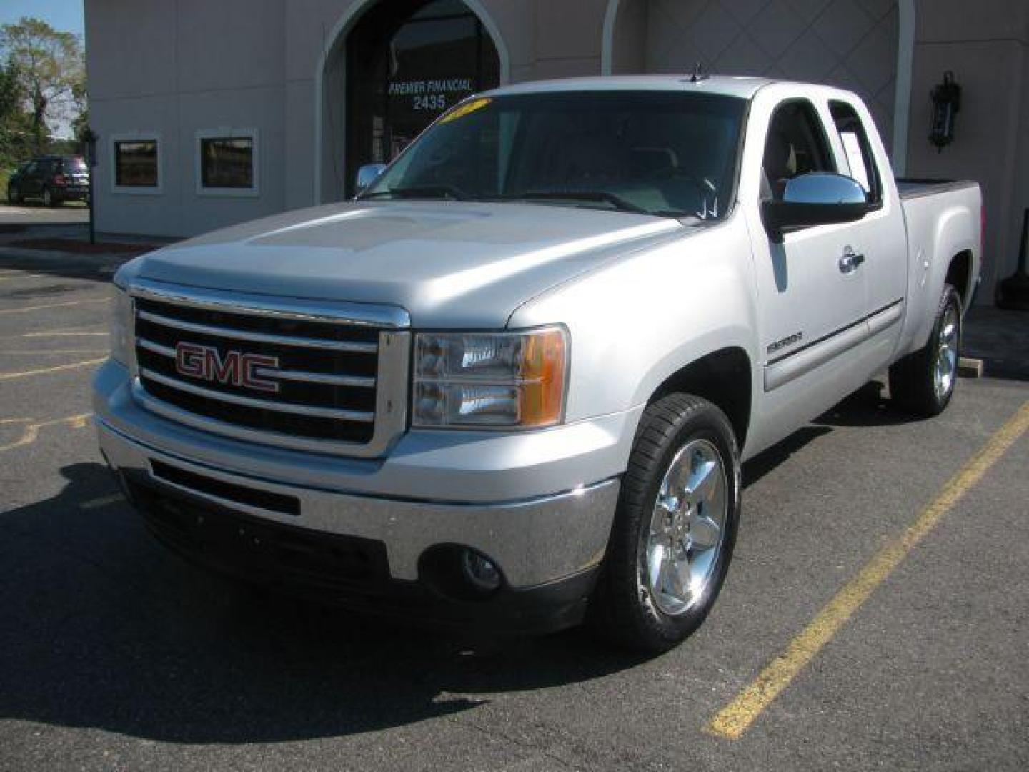 2012 Silver GMC Sierra 1500 SLE Ext. Cab 2WD (1GTR1VE09CZ) with an 5.3L V8 OHV 16V FFV engine, 6-Speed Automatic transmission, located at 2443 Albert Pike, Hot Springs, AR, 71913, (501) 623-6255, 34.492222, -93.109993 - Photo#0