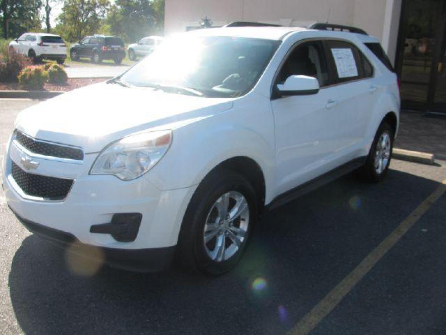 2011 White Chevrolet Equinox 1LT 2WD (2GNALDEC5B1) with an 2.4L L4 DOHC 16V engine, 6-Speed Automatic transmission, located at 2443 Albert Pike, Hot Springs, AR, 71913, (501) 623-6255, 34.492222, -93.109993 - LISTED FEATURES MAY BE OPTIONAL AND NOT INCLUDED ON THIS VEHICLE!!! - Photo#5