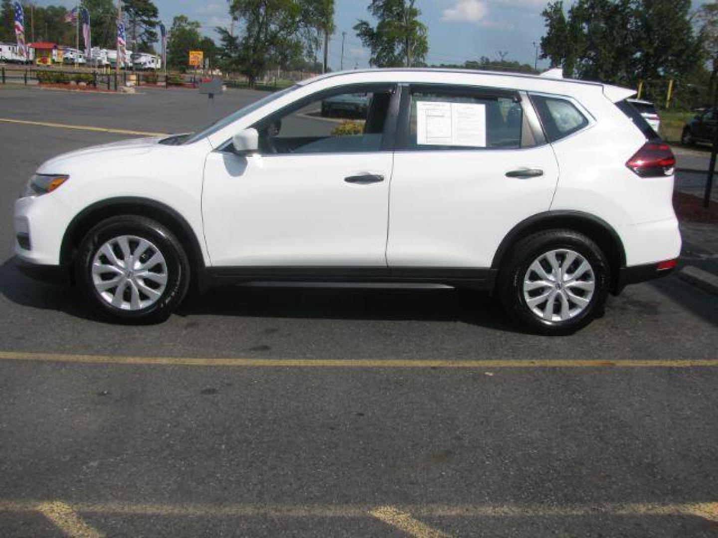 2018 White Nissan Rogue S 2WD (KNMAT2MT7JP) with an 2.5L L4 DOHC 16V engine, Continuously Variable Transmission transmission, located at 2443 Albert Pike, Hot Springs, AR, 71913, (501) 623-6255, 34.492222, -93.109993 - Photo#1