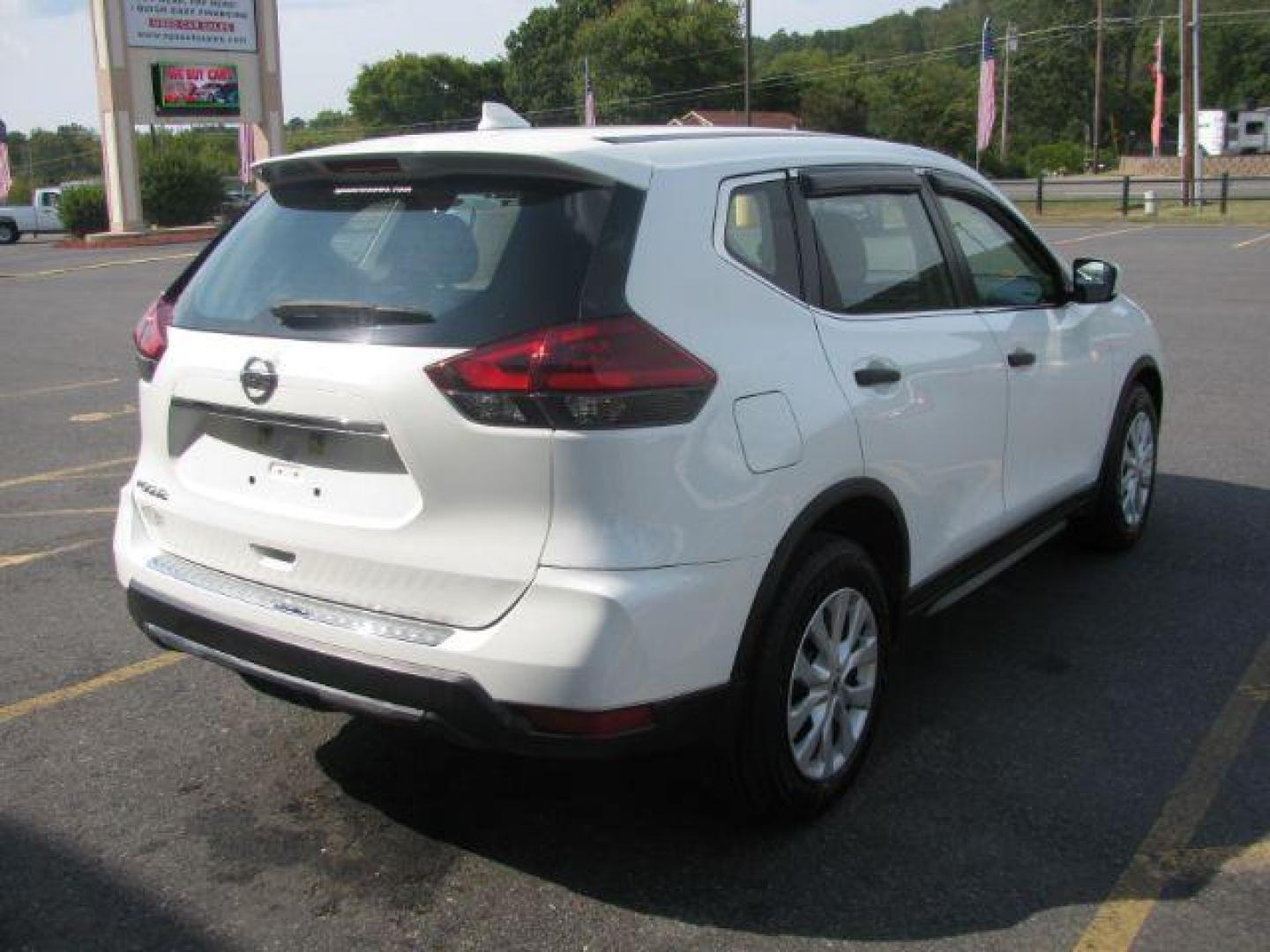 2018 White Nissan Rogue S 2WD (KNMAT2MT7JP) with an 2.5L L4 DOHC 16V engine, Continuously Variable Transmission transmission, located at 2443 Albert Pike, Hot Springs, AR, 71913, (501) 623-6255, 34.492222, -93.109993 - Photo#3