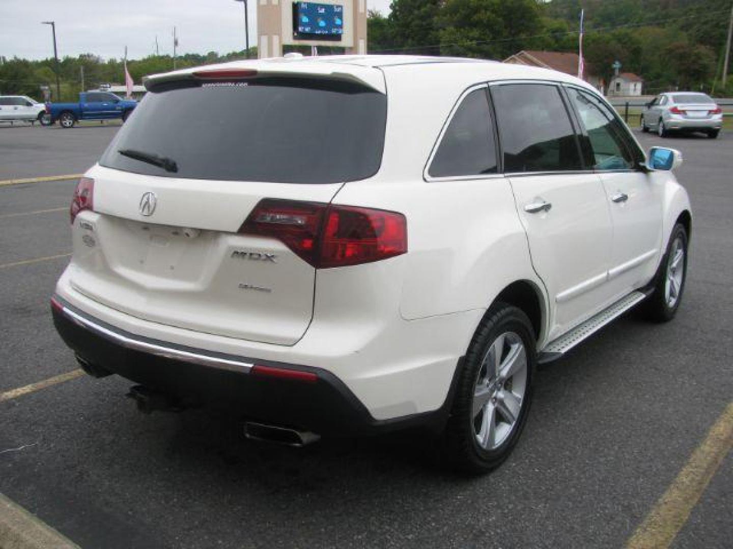 2011 White Acura MDX 6-Spd AT w/Tech and Entertainment Package (2HNYD2H42BH) with an 3.7L V6 SOHC 24V engine, 6-Speed Automatic transmission, located at 2443 Albert Pike, Hot Springs, AR, 71913, (501) 623-6255, 34.492222, -93.109993 - Photo#3