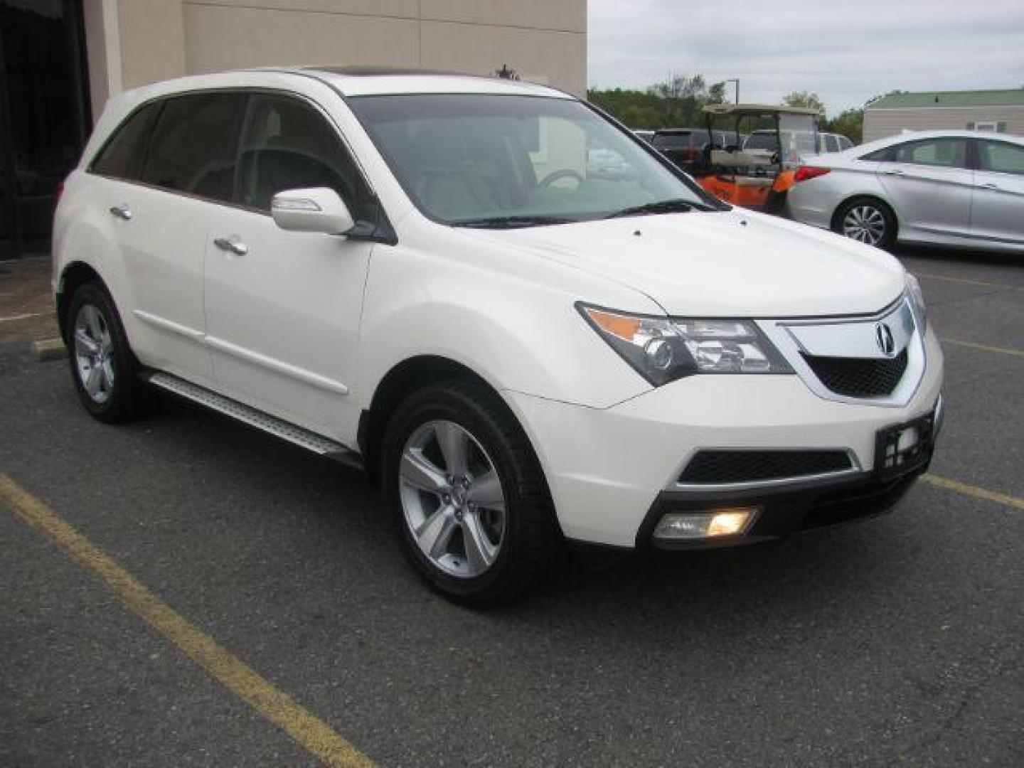 2011 White Acura MDX 6-Spd AT w/Tech and Entertainment Package (2HNYD2H42BH) with an 3.7L V6 SOHC 24V engine, 6-Speed Automatic transmission, located at 2443 Albert Pike, Hot Springs, AR, 71913, (501) 623-6255, 34.492222, -93.109993 - Photo#5