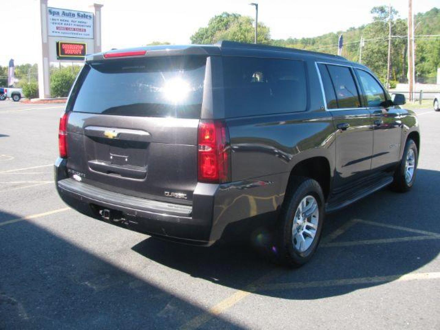 2015 Black Chevrolet Suburban LT 1500 2WD (1GNSCJKC1FR) with an 5.3L V8 OHV 16V engine, 6-Speed Automatic transmission, located at 2443 Albert Pike, Hot Springs, AR, 71913, (501) 623-6255, 34.492222, -93.109993 - Photo#3