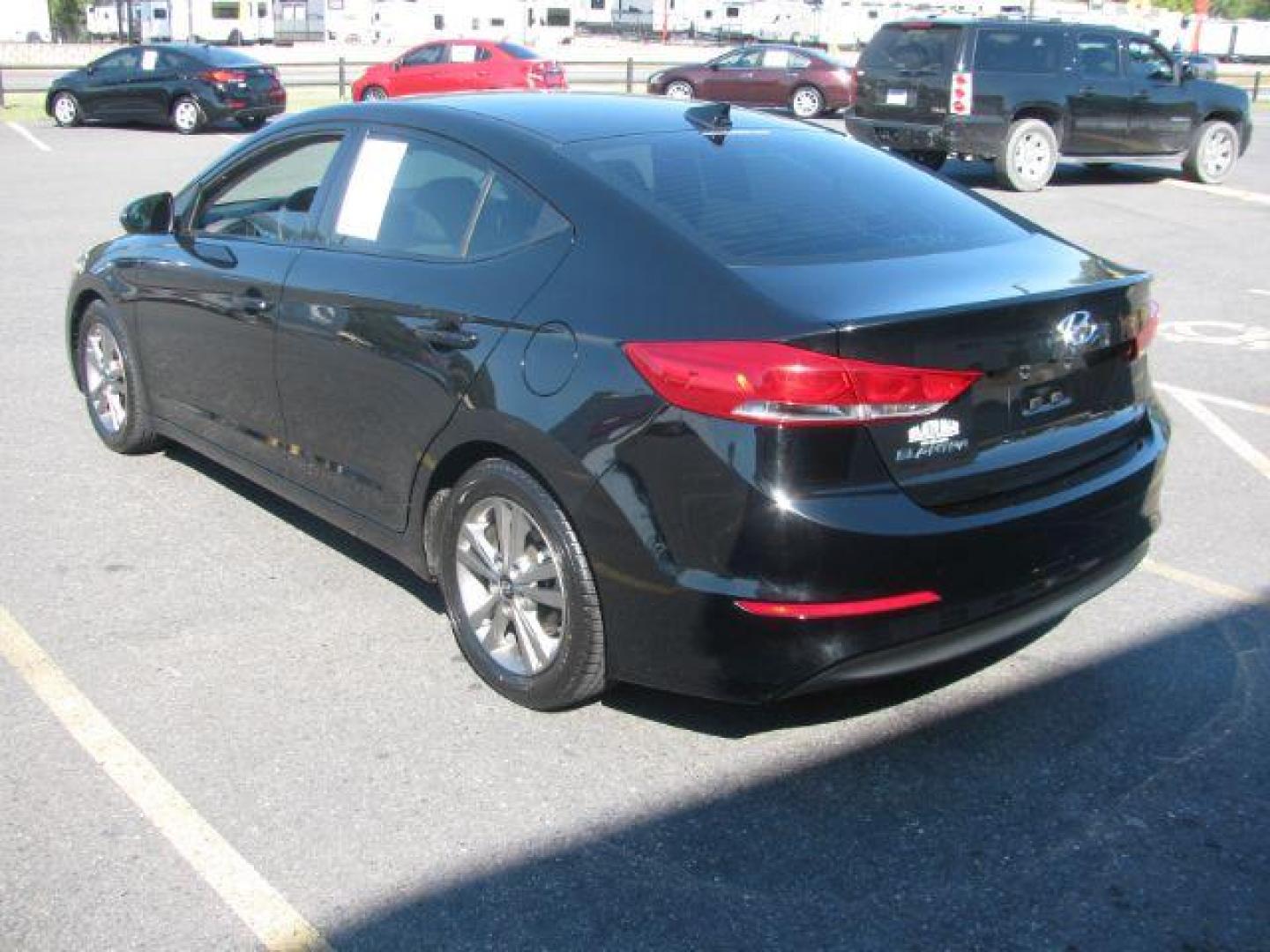 2018 Black Hyundai Elantra Limited (5NPD84LF6JH) with an 1.8L L4 DOHC 16V engine, 6-Speed Automatic transmission, located at 2443 Albert Pike, Hot Springs, AR, 71913, (501) 623-6255, 34.492222, -93.109993 - LISTED FEATURES MAY BE OPTIONAL AND NOT INCLUDED ON THIS VEHICLE!!! - Photo#2