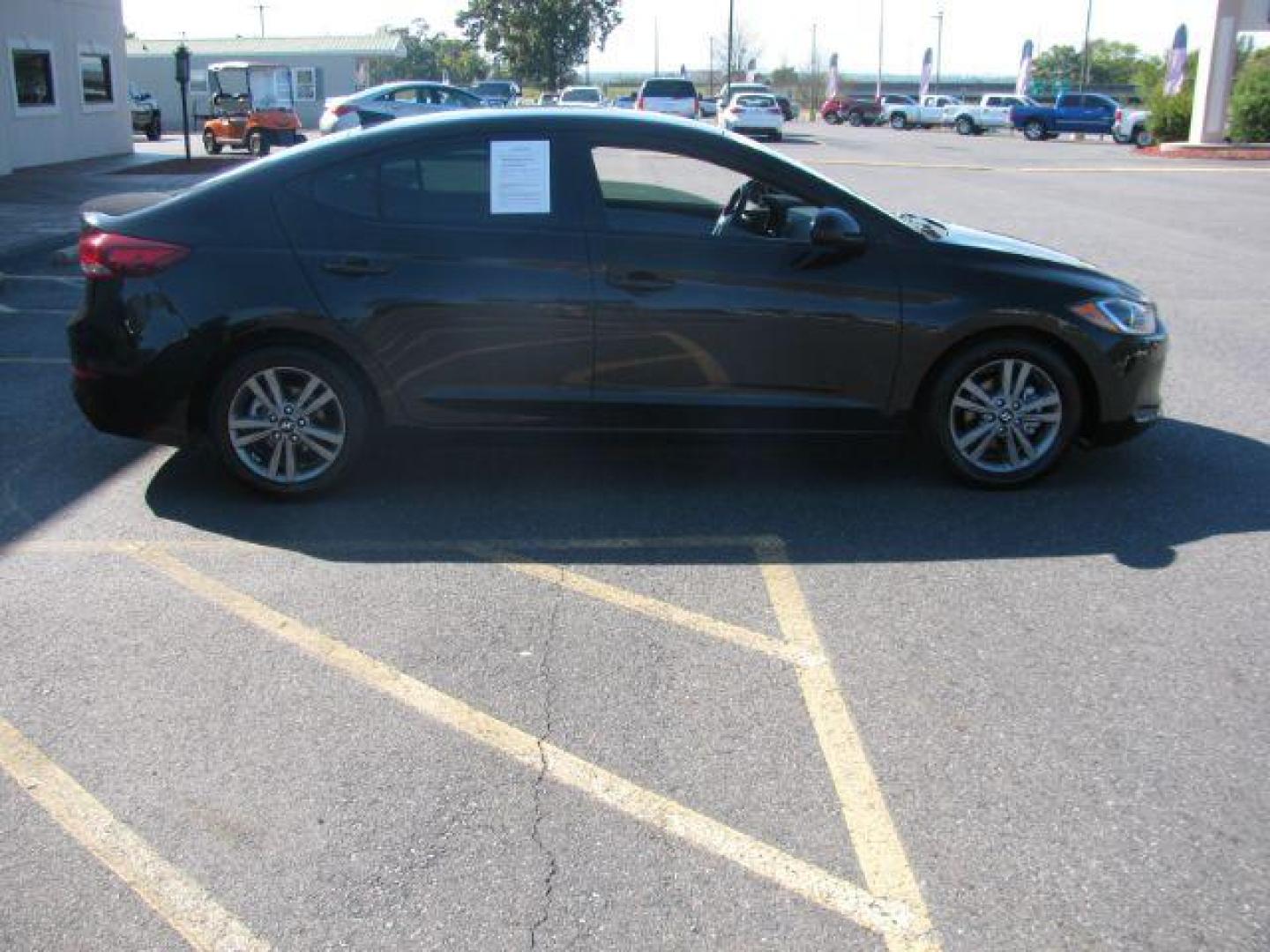 2018 Black Hyundai Elantra Limited (5NPD84LF6JH) with an 1.8L L4 DOHC 16V engine, 6-Speed Automatic transmission, located at 2443 Albert Pike, Hot Springs, AR, 71913, (501) 623-6255, 34.492222, -93.109993 - LISTED FEATURES MAY BE OPTIONAL AND NOT INCLUDED ON THIS VEHICLE!!! - Photo#4