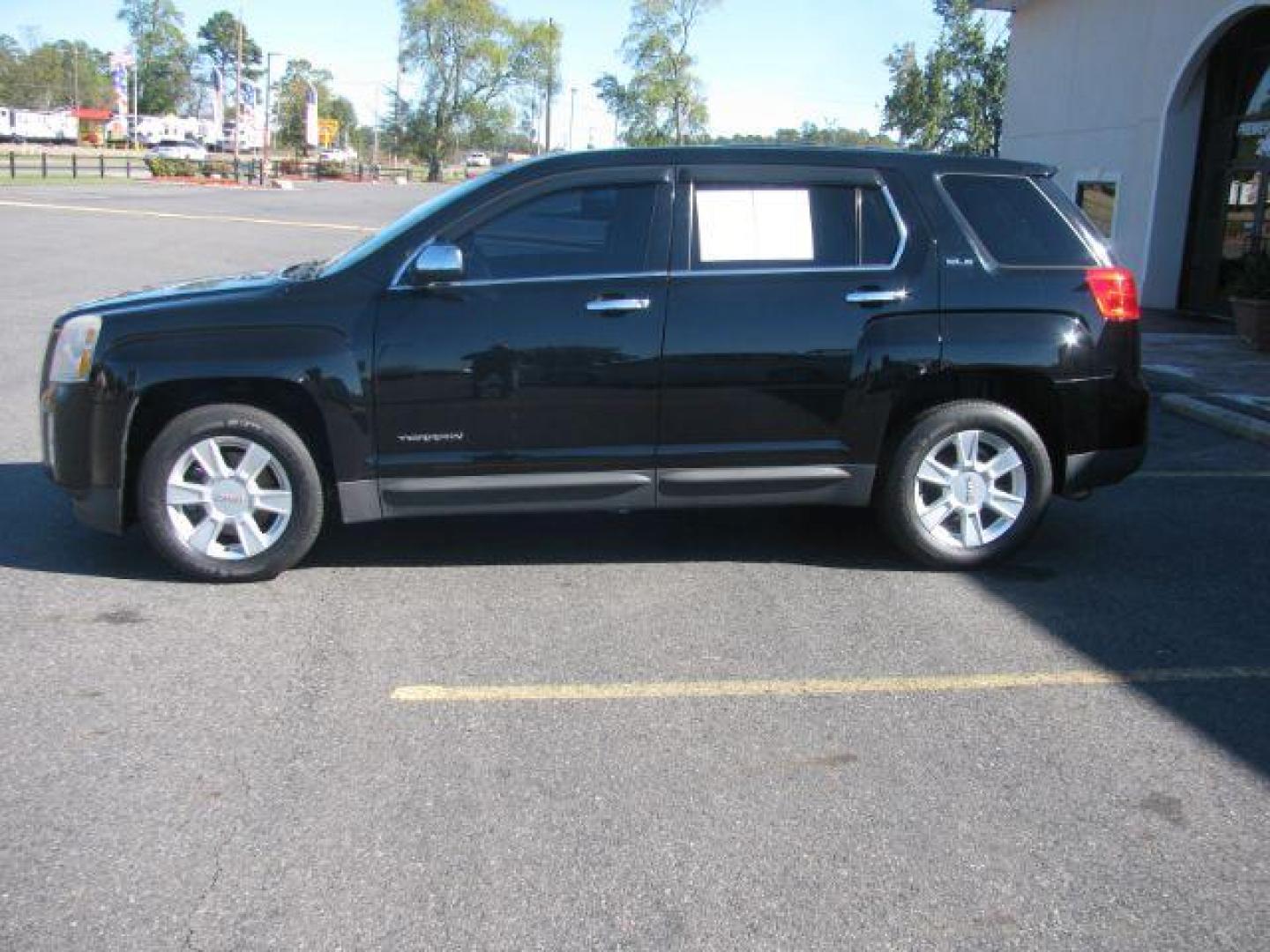 2012 Black GMC Terrain SLE1 FWD (2GKALMEK7C6) with an 2.4L L4 DOHC 16V FFV engine, 6-Speed Automatic transmission, located at 2443 Albert Pike, Hot Springs, AR, 71913, (501) 623-6255, 34.492222, -93.109993 - Photo#1