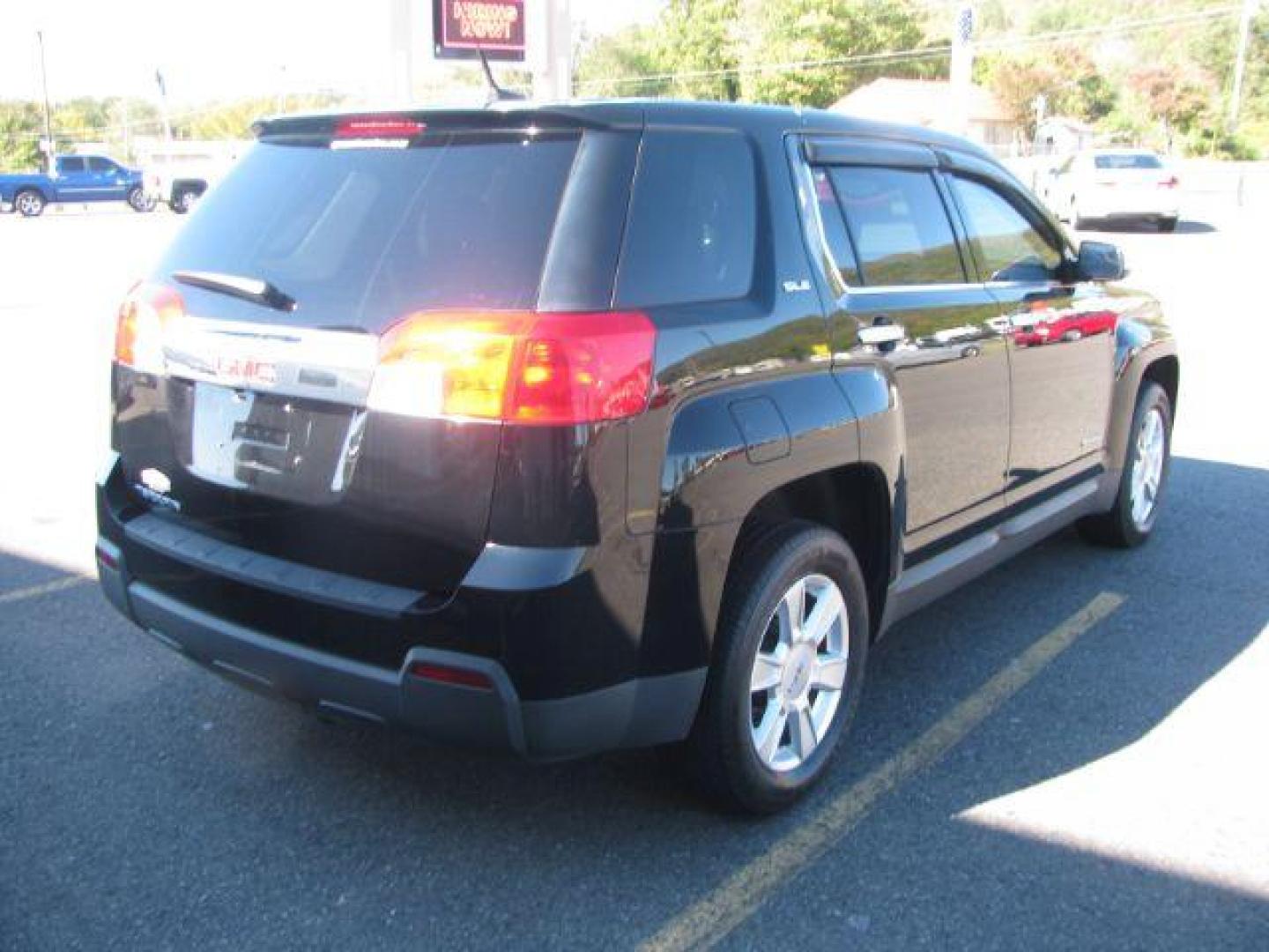 2012 Black GMC Terrain SLE1 FWD (2GKALMEK7C6) with an 2.4L L4 DOHC 16V FFV engine, 6-Speed Automatic transmission, located at 2443 Albert Pike, Hot Springs, AR, 71913, (501) 623-6255, 34.492222, -93.109993 - Photo#3