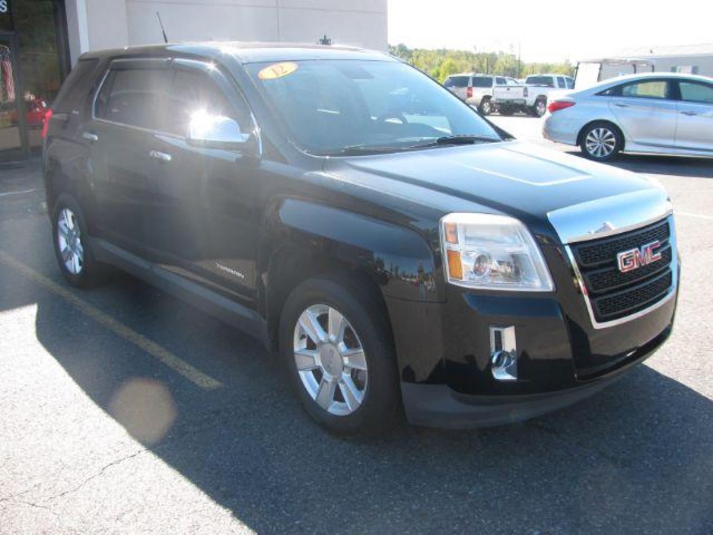 2012 Black GMC Terrain SLE1 FWD (2GKALMEK7C6) with an 2.4L L4 DOHC 16V FFV engine, 6-Speed Automatic transmission, located at 2443 Albert Pike, Hot Springs, AR, 71913, (501) 623-6255, 34.492222, -93.109993 - Photo#5