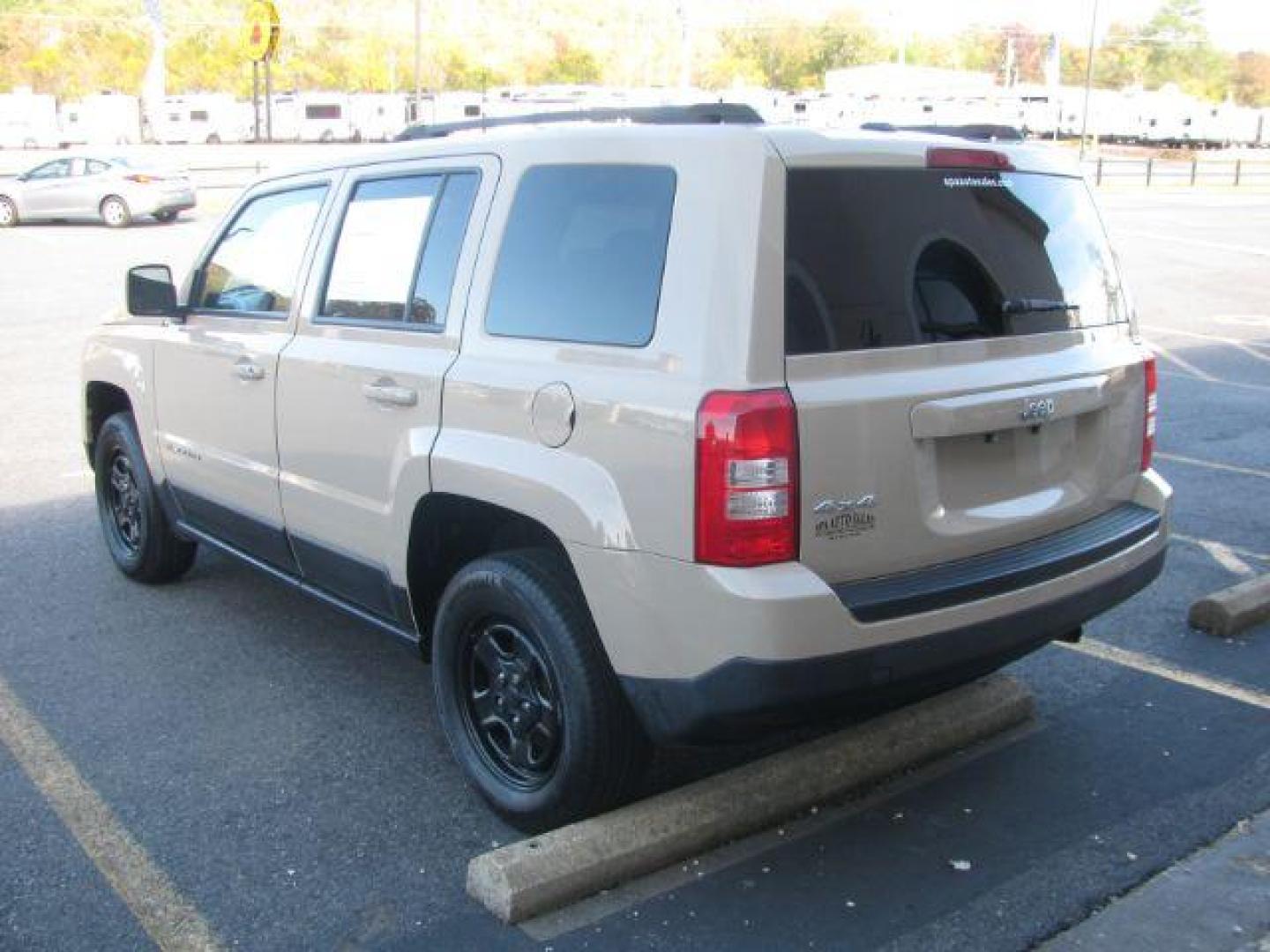 2017 Tan Jeep Patriot Sport 4WD (1C4NJRBB4HD) with an 2.4L L4 DOHC 16V engine, located at 2443 Albert Pike, Hot Springs, AR, 71913, (501) 623-6255, 34.492222, -93.109993 - LISTED FEATURES MAY BE OPTIONAL AND NOT INCLUDED ON THIS VEHICLE!!! - Photo#2