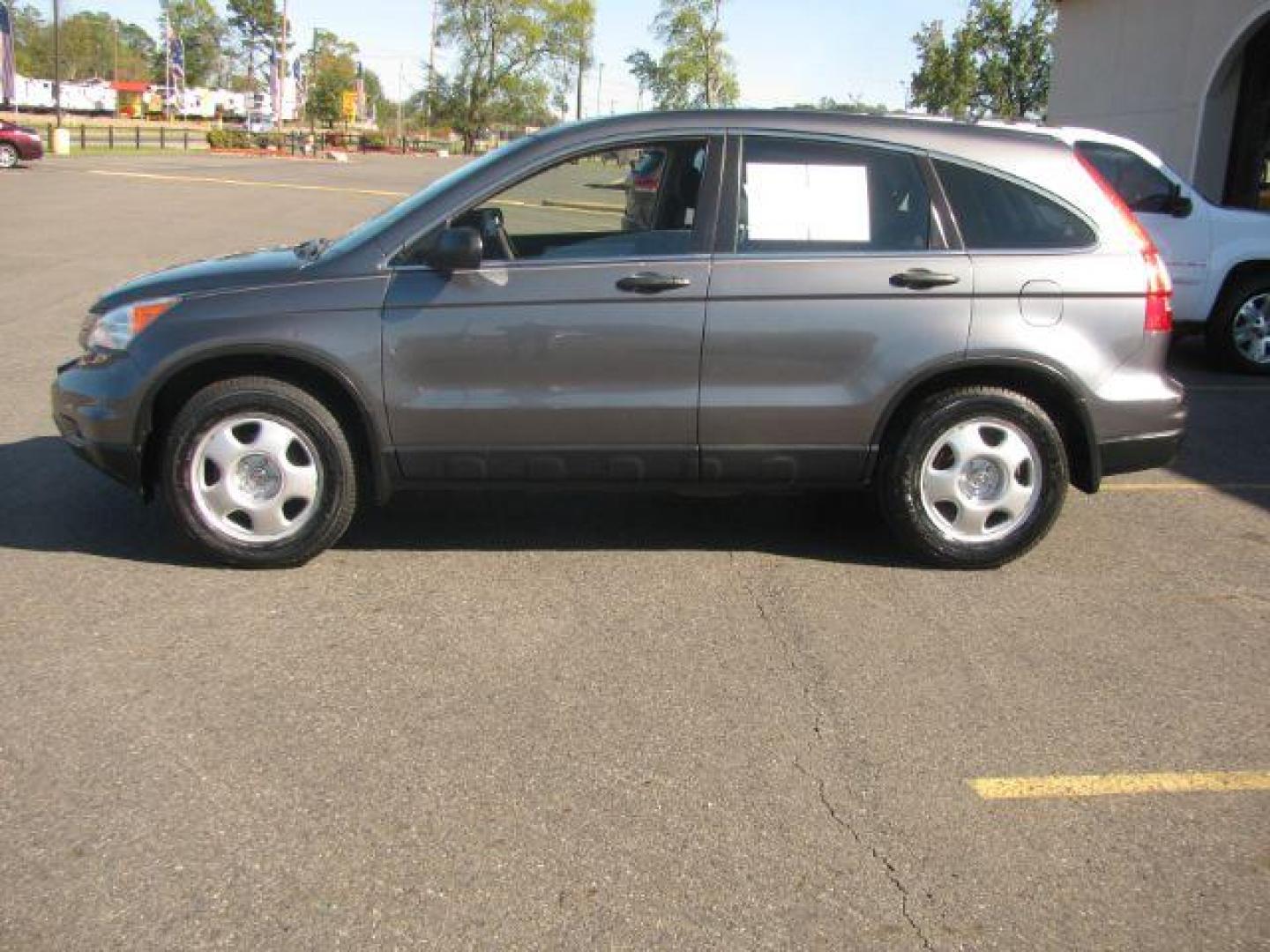 2011 Gray Honda CR-V LX 2WD 5-Speed AT (JHLRE3H30BC) with an 2.4L L4 DOHC 16V engine, 5-Speed Automatic transmission, located at 2443 Albert Pike, Hot Springs, AR, 71913, (501) 623-6255, 34.492222, -93.109993 - Photo#1