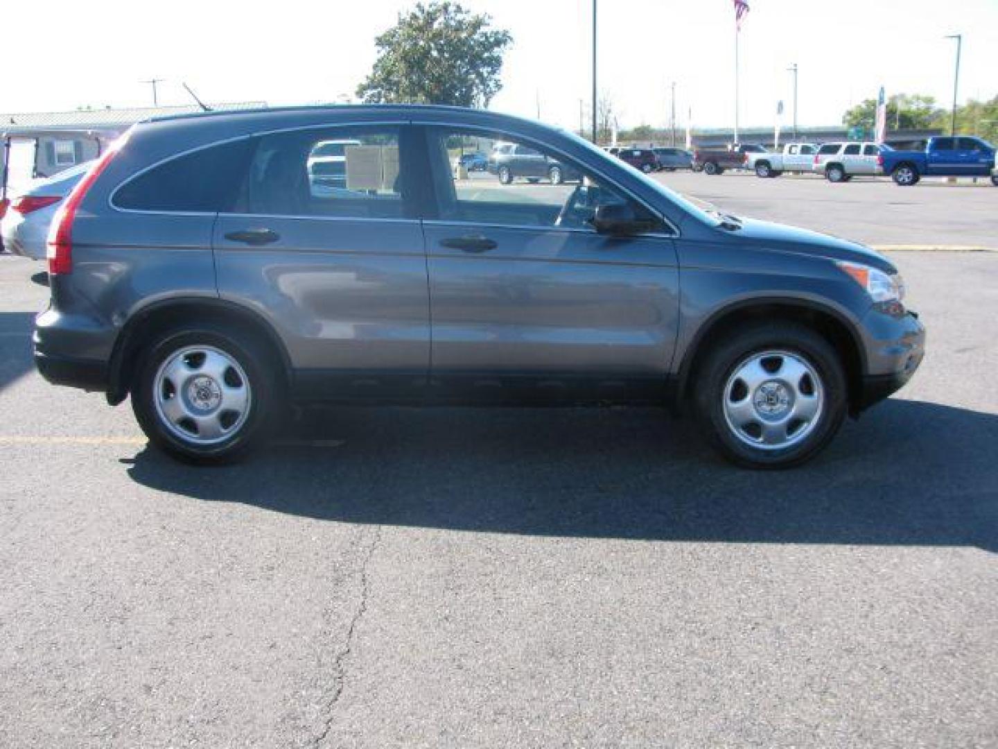 2011 Gray Honda CR-V LX 2WD 5-Speed AT (JHLRE3H30BC) with an 2.4L L4 DOHC 16V engine, 5-Speed Automatic transmission, located at 2443 Albert Pike, Hot Springs, AR, 71913, (501) 623-6255, 34.492222, -93.109993 - Photo#4