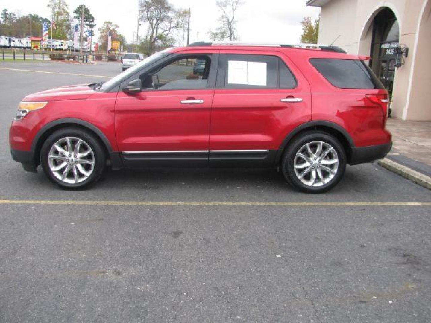 2012 Maroon Ford Explorer XLT FWD (1FMHK7D85CG) with an 3.5L V6 DOHC 24V engine, 6-Speed Automatic transmission, located at 2443 Albert Pike, Hot Springs, AR, 71913, (501) 623-6255, 34.492222, -93.109993 - Photo#1