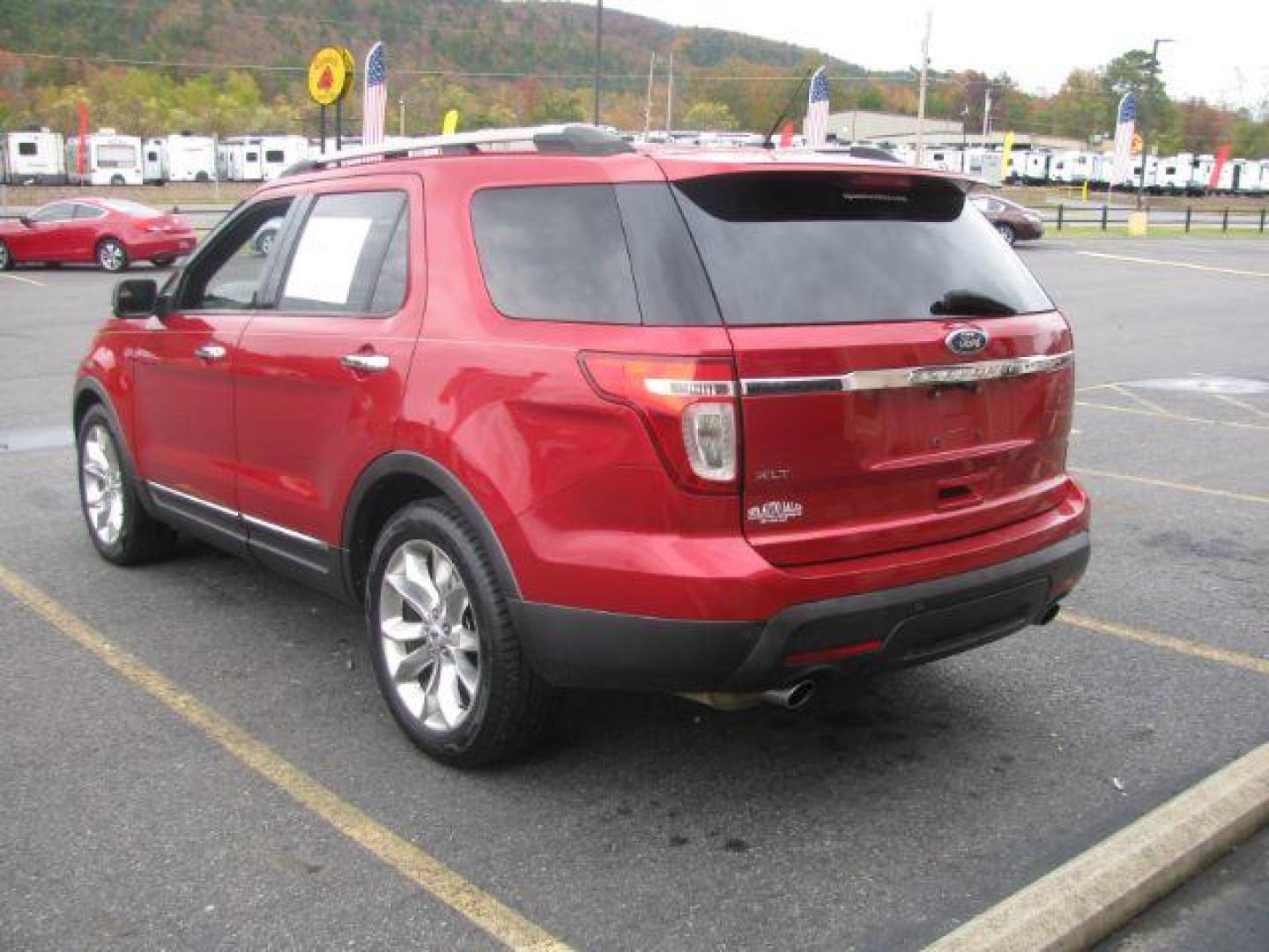 2012 Maroon Ford Explorer XLT FWD (1FMHK7D85CG) with an 3.5L V6 DOHC 24V engine, 6-Speed Automatic transmission, located at 2443 Albert Pike, Hot Springs, AR, 71913, (501) 623-6255, 34.492222, -93.109993 - Photo#2