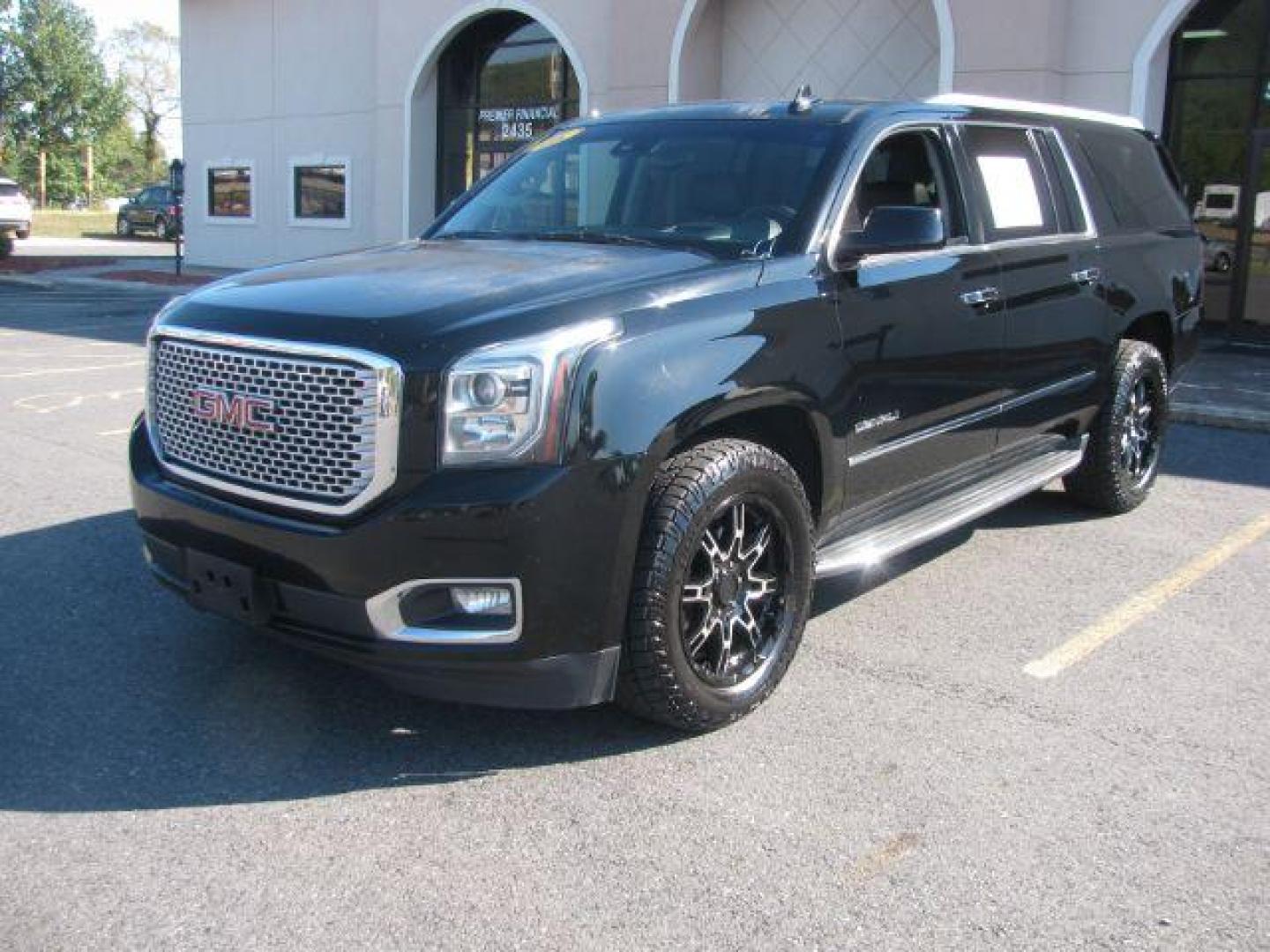 2016 Black GMC Yukon XL Denali 4WD (1GKS2HKJ1GR) with an 6.2L V8 OHV 16V engine, 6-Speed Automatic transmission, located at 2443 Albert Pike, Hot Springs, AR, 71913, (501) 623-6255, 34.492222, -93.109993 - Photo#0