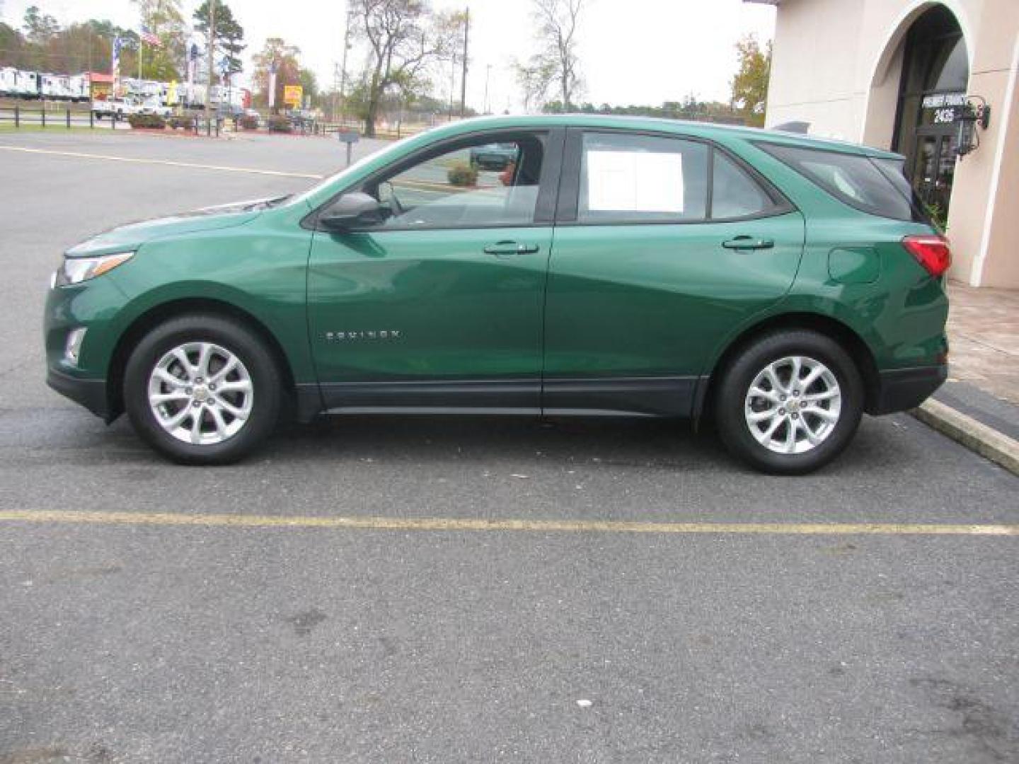 2019 Green Chevrolet Equinox LS 2WD (2GNAXHEV8K6) with an 1.5L L4 DIR DOHC 16V TURBO engine, 6-Speed Automatic transmission, located at 2443 Albert Pike, Hot Springs, AR, 71913, (501) 623-6255, 34.492222, -93.109993 - Photo#1